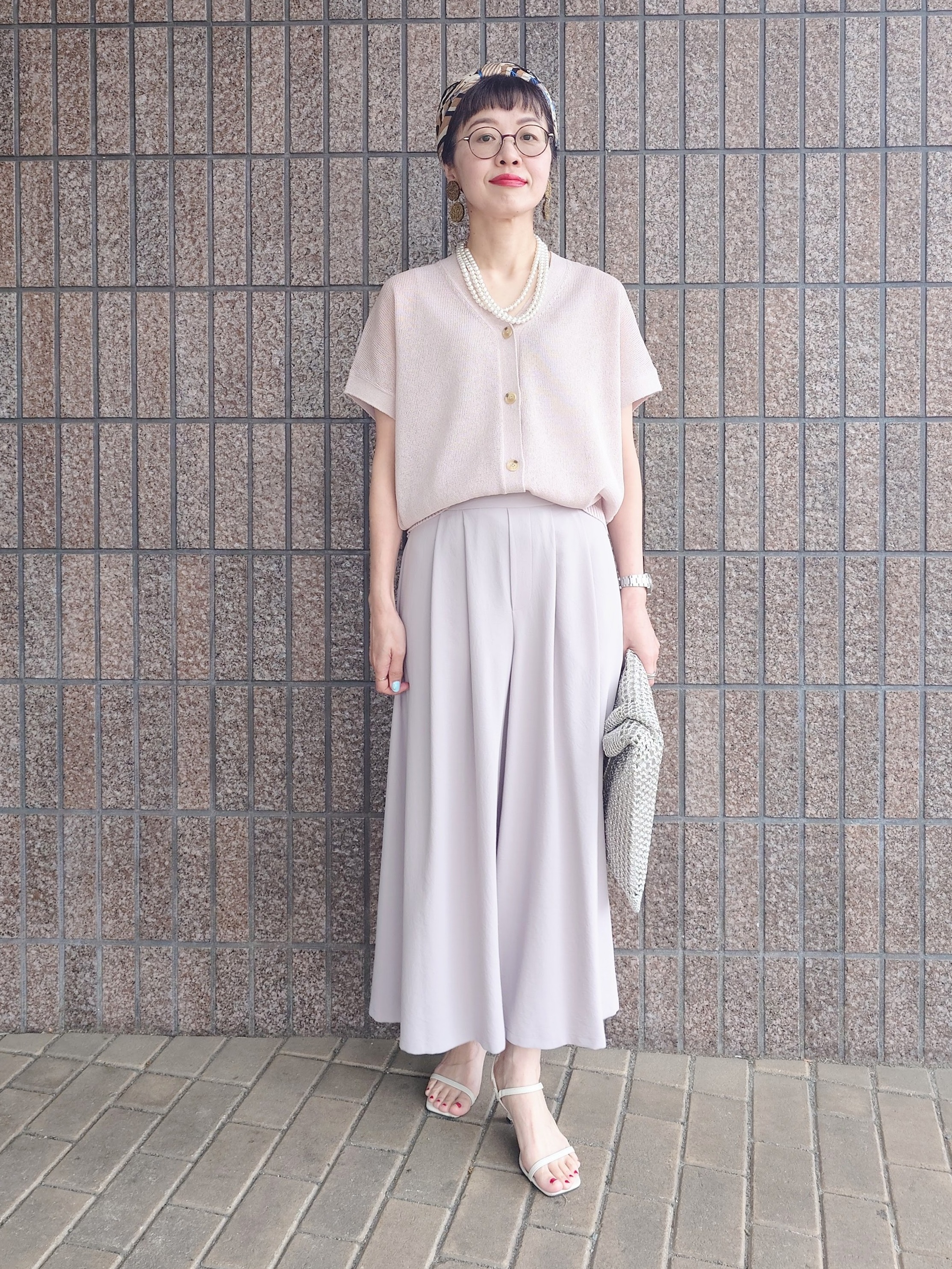 MUTSUKOさんの「UNTITLED｜【洗える/清涼感】ドライタッチスリーブレスカーディガン」を使ったコーディネート