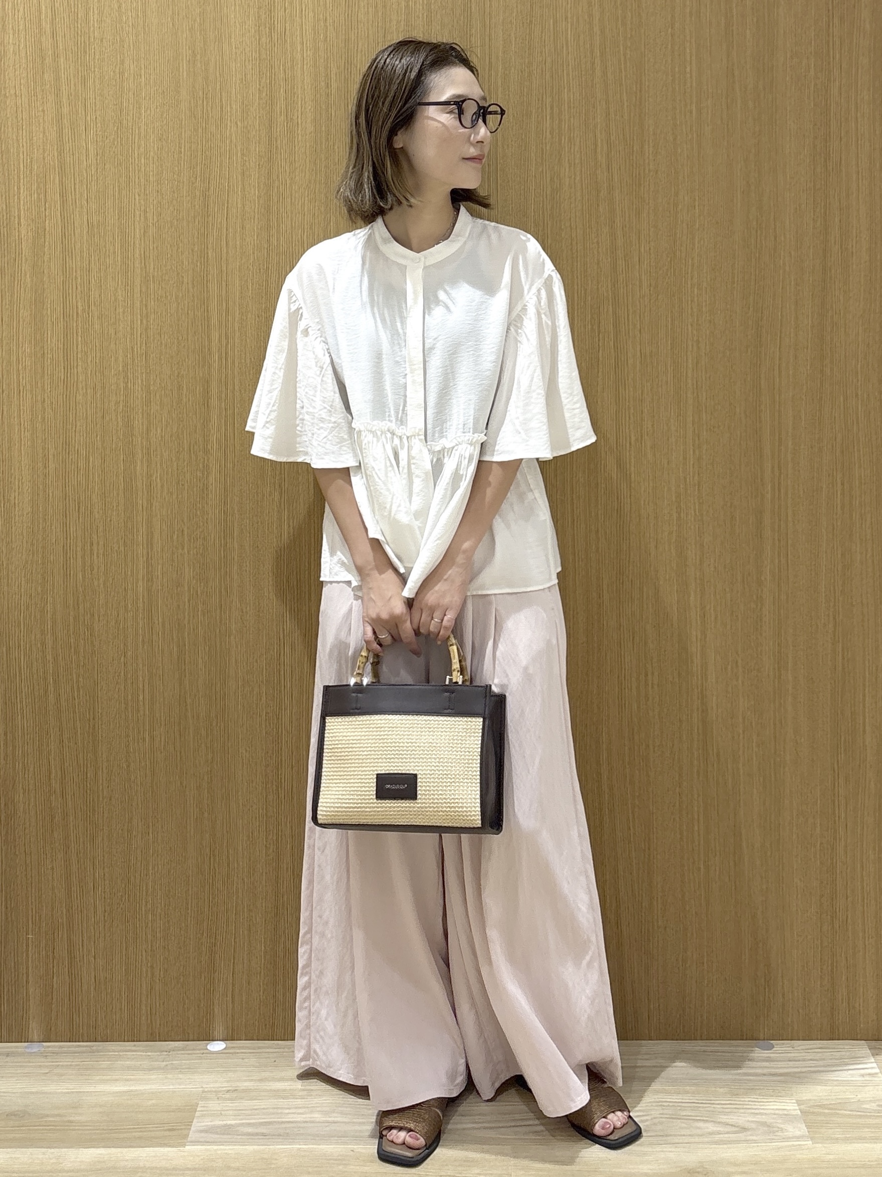 たけねぇさんの「OPAQUE.CLIP｜アシンメトリーペプラムブラウス【洗濯機OK】」を使ったコーディネート
