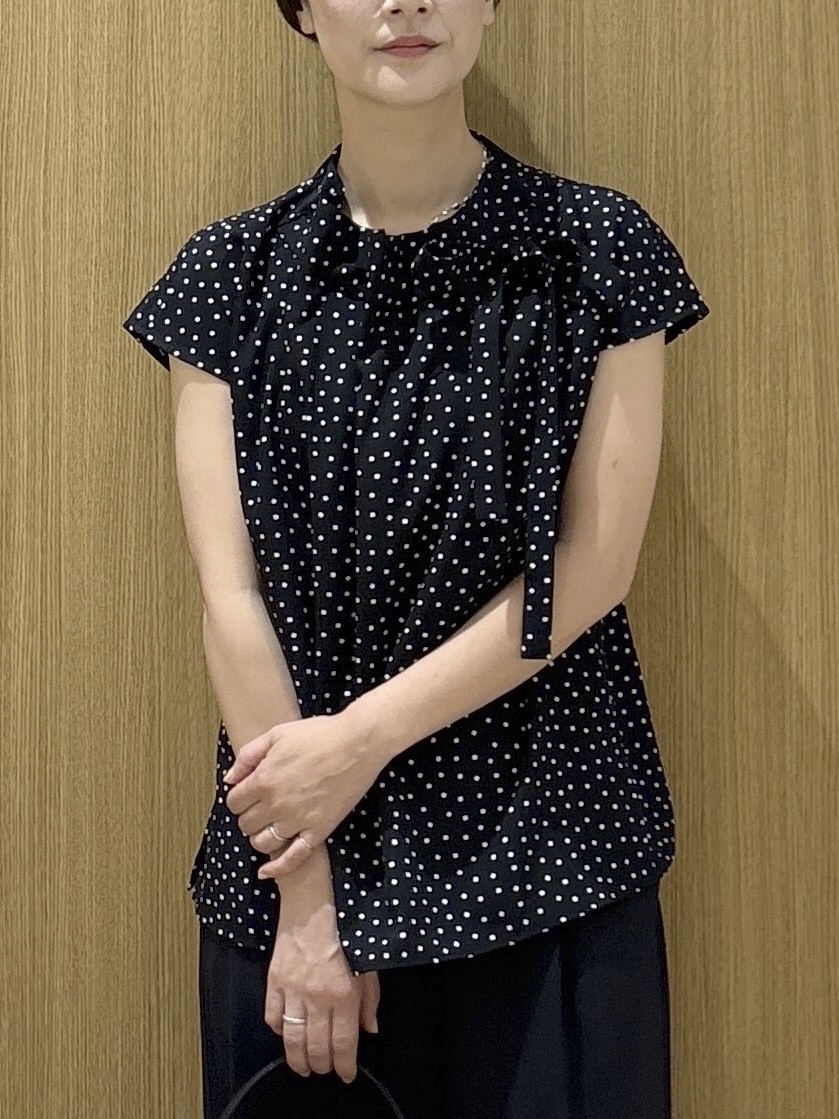 たけねぇさんの「OPAQUE.CLIP｜ドットボウタイブラウス【洗濯機OK】」を使ったコーディネート