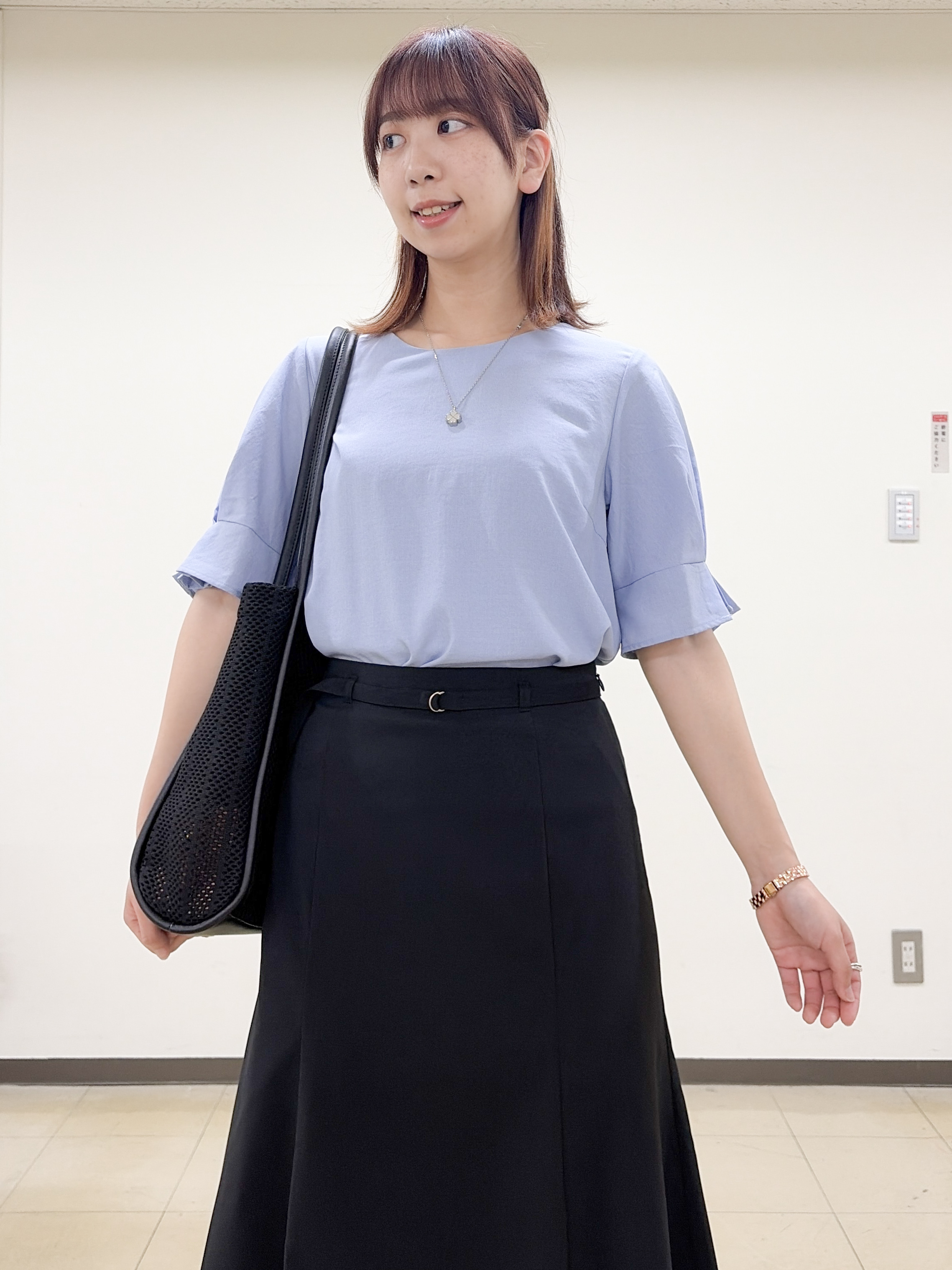 yurinaさんの「index｜【接触冷感／吸水速乾】タックパフスリーブブラウス《防シワ／洗濯機OK／XS～3L／8col》」を使ったコーディネート