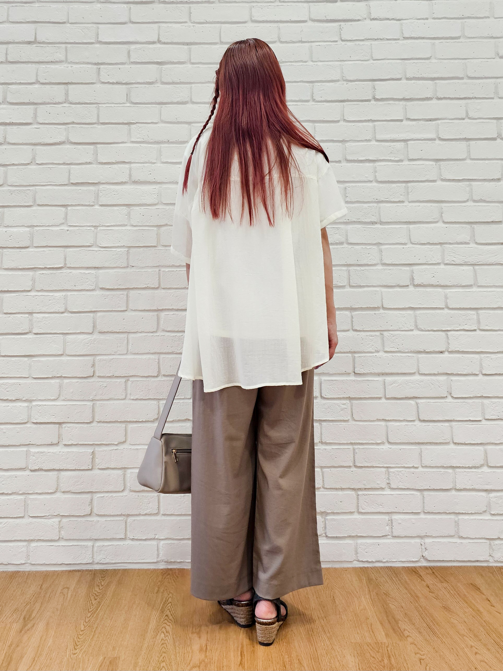 ゆゆさんの「SHOO･LA･RUE｜ヒップがすっぽり隠れる やわらか5分袖シアーシャツ」を使ったコーディネート