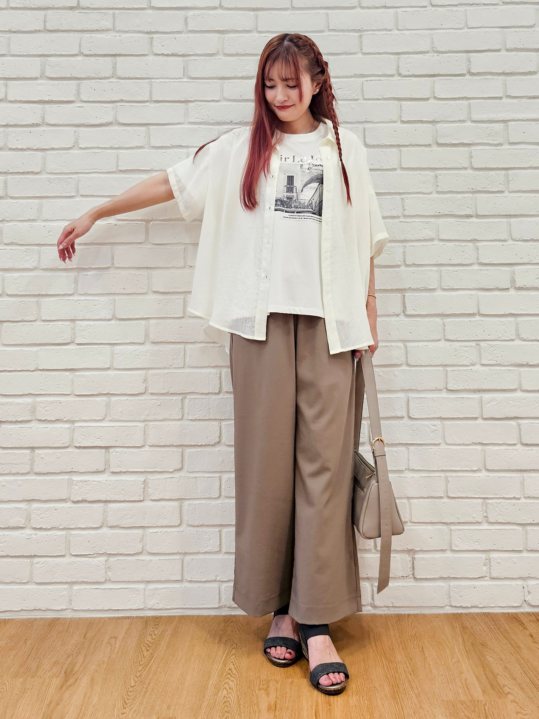 ゆゆさんの「SHOO･LA･RUE｜ヒップがすっぽり隠れる やわらか5分袖シアーシャツ」を使ったコーディネート