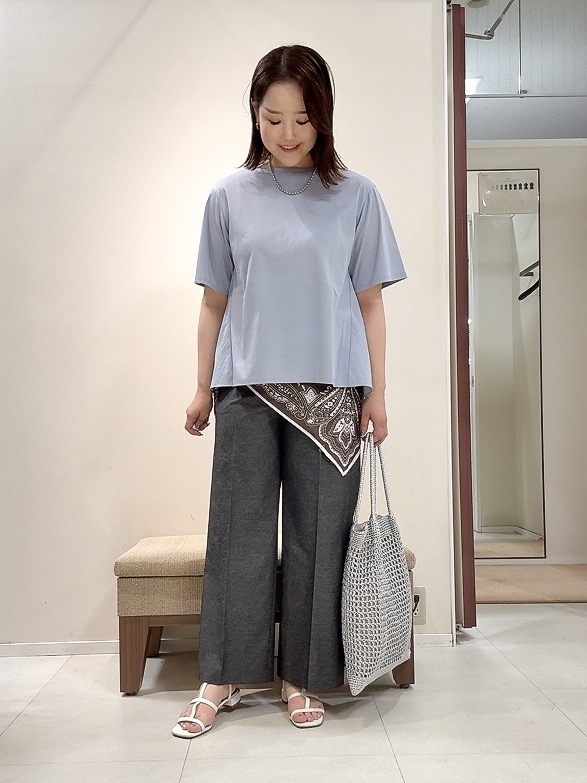 YUIさんの「UNTITLED｜【洗える/Tシャツ】異素材ドッキングプルオーバー」を使ったコーディネート