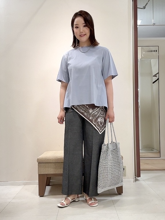 YUIさんの「UNTITLED｜【洗える/Tシャツ】異素材ドッキングプルオーバー」を使ったコーディネート