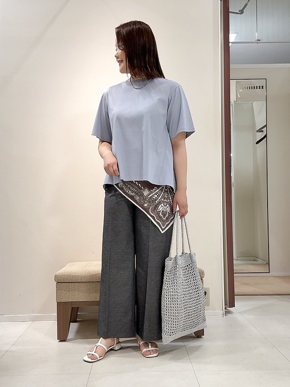 YUIさんの「UNTITLED｜【洗える/Tシャツ】異素材ドッキングプルオーバー」を使ったコーディネート