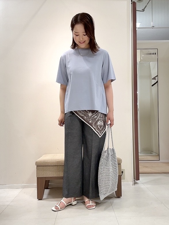 YUIさんの「UNTITLED｜【洗える/Tシャツ】異素材ドッキングプルオーバー」を使ったコーディネート