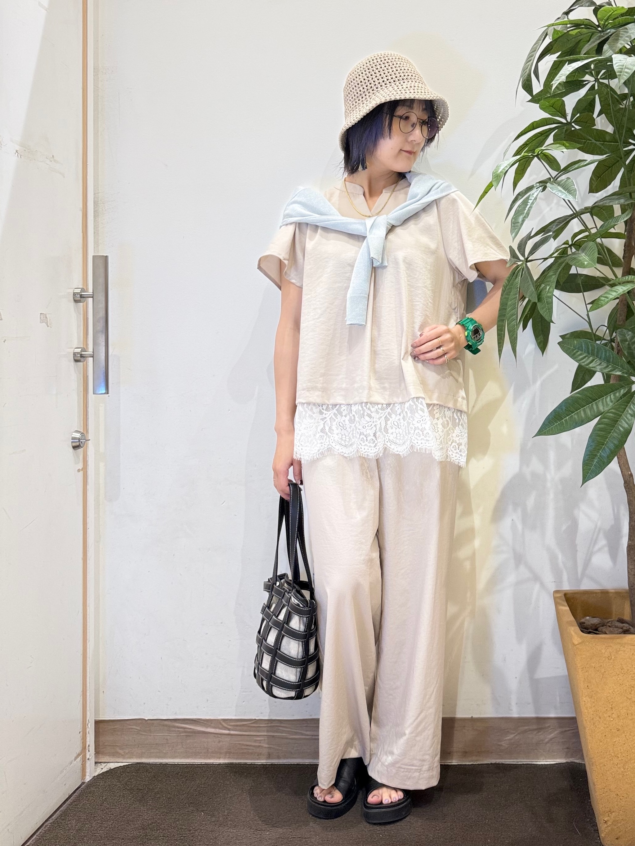 misakiさんの「SHOO･LA･RUE｜【通気性〇/洗濯機可/S-LL】シアーラメカーディガン」を使ったコーディネート