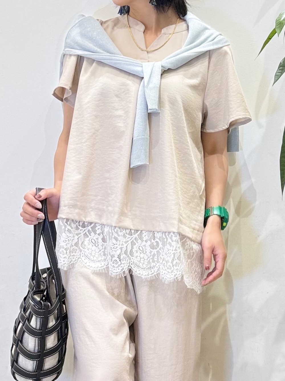 misakiさんの「SHOO･LA･RUE｜【通気性〇/洗濯機可/S-LL】シアーラメカーディガン」を使ったコーディネート