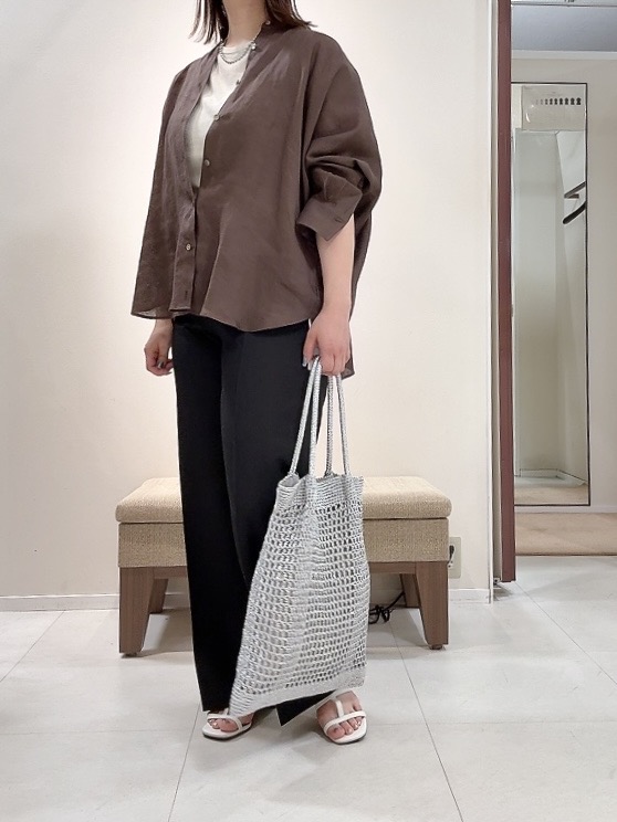 YUIさんの「UNTITLED｜【麻100】リネンドルマンシャツ」を使ったコーディネート