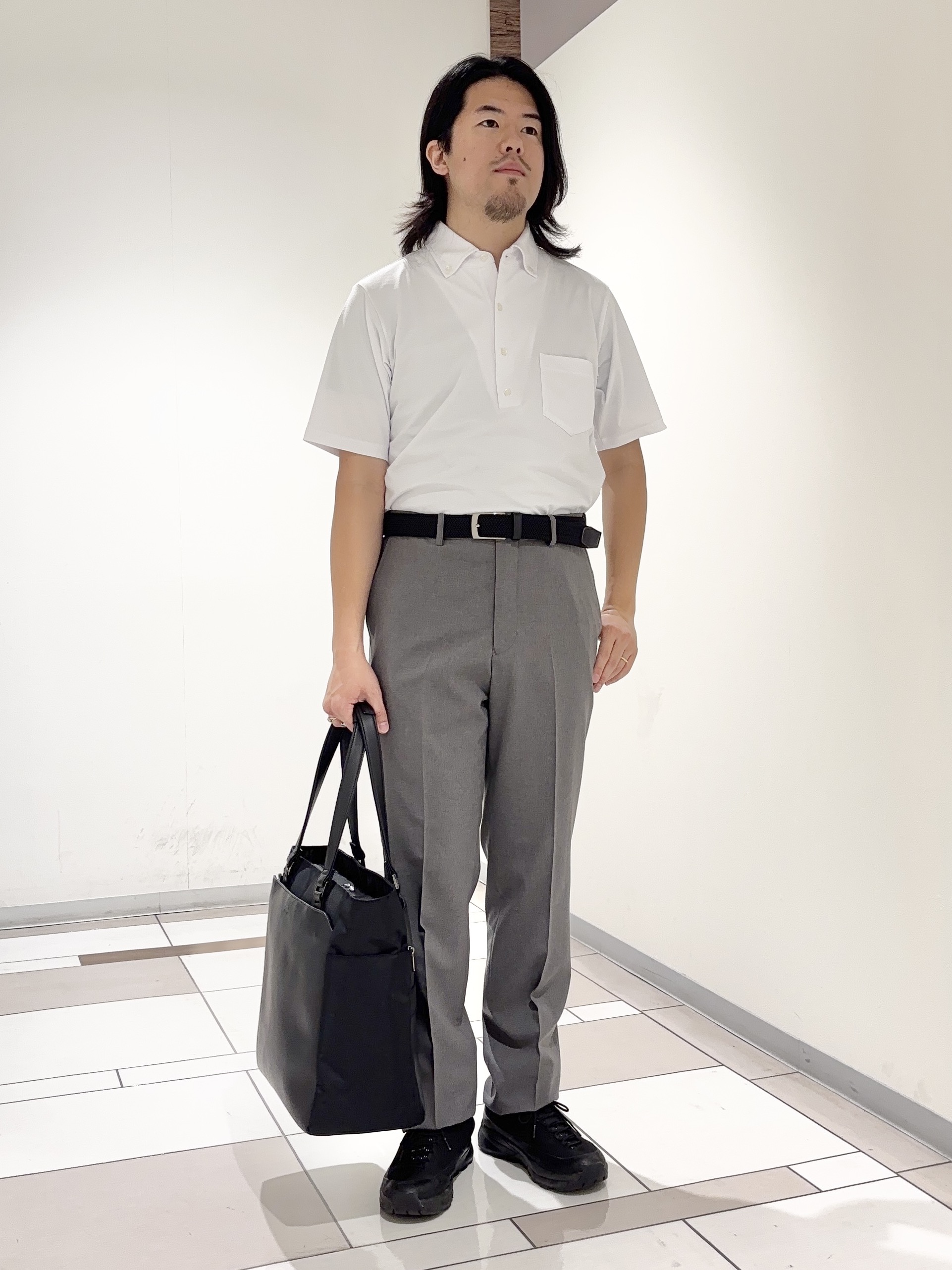 及川さんの「TAKEO KIKUCHI｜【汗染み軽減/接触冷感】ビズ ポロシャツ」を使ったコーディネート
