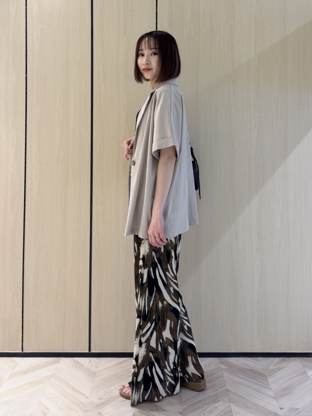 𝐜𝐡𝐢𝐤𝐚さんの「SHOO･LA･RUE｜【高レビュー/洗濯機可/セットアップ可】軽凛(かろりん) 半袖ジャケット」を使ったコーディネート