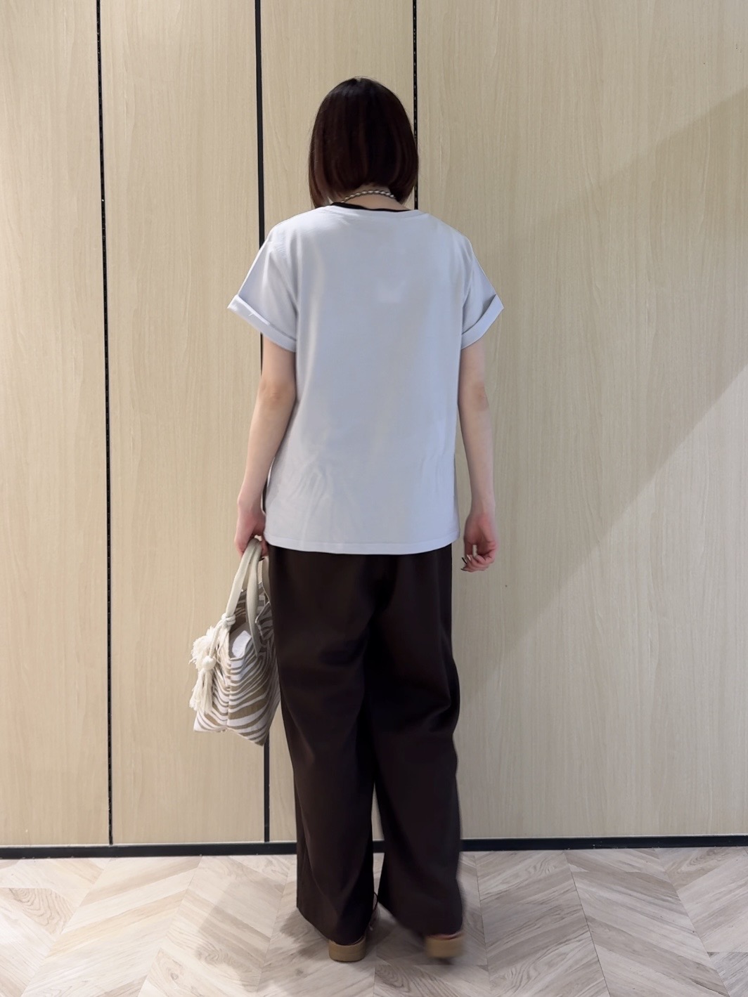 𝐜𝐡𝐢𝐤𝐚さんの「SHOO･LA･RUE｜【洗濯機可/S-LL】夏に快適サラサラ感 大人のプリントTシャツ」を使ったコーディネート
