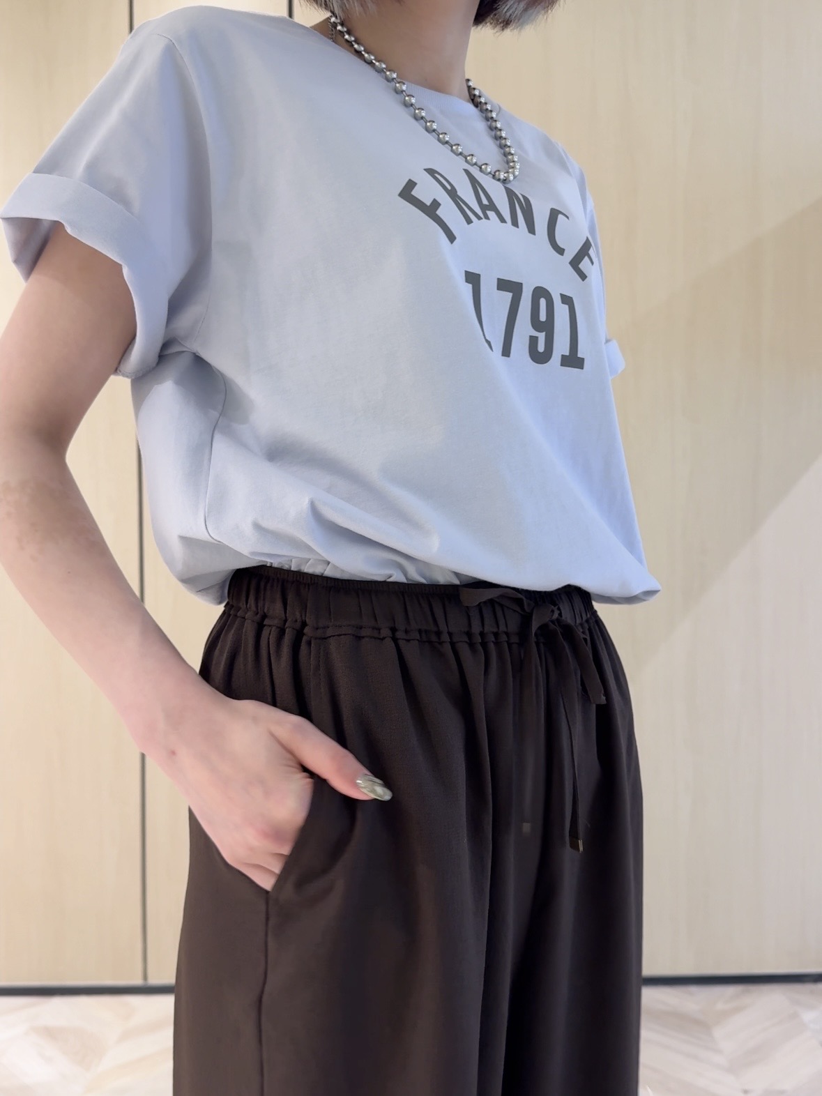 𝐜𝐡𝐢𝐤𝐚さんの「SHOO･LA･RUE｜【洗濯機可/S-LL】夏に快適サラサラ感 大人のプリントTシャツ」を使ったコーディネート