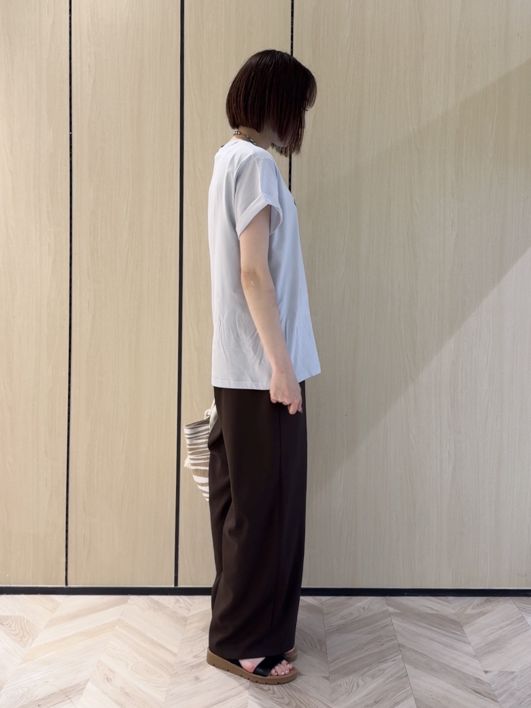𝐜𝐡𝐢𝐤𝐚さんの「SHOO･LA･RUE｜【洗濯機可/S-LL】夏に快適サラサラ感 大人のプリントTシャツ」を使ったコーディネート
