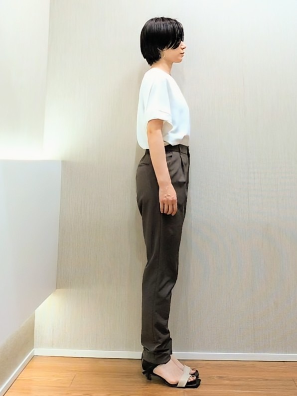 ミズタさんの「UNTITLED｜【セットアップ可/UVカット/前後2WAY】リラクシーフレンチスリーブブラウス」を使ったコーディネート
