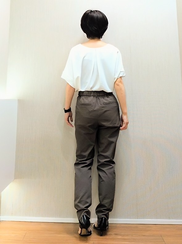 ミズタさんの「UNTITLED｜【セットアップ可/UVカット/前後2WAY】リラクシーフレンチスリーブブラウス」を使ったコーディネート