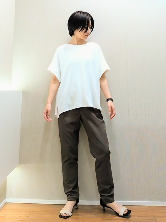 ミズタさんの「UNTITLED｜【セットアップ可/UVカット/前後2WAY】リラクシーフレンチスリーブブラウス」を使ったコーディネート