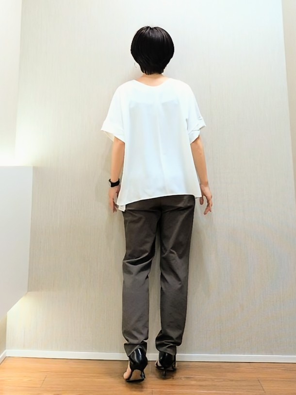 ミズタさんの「UNTITLED｜【セットアップ可/UVカット/前後2WAY】リラクシーフレンチスリーブブラウス」を使ったコーディネート