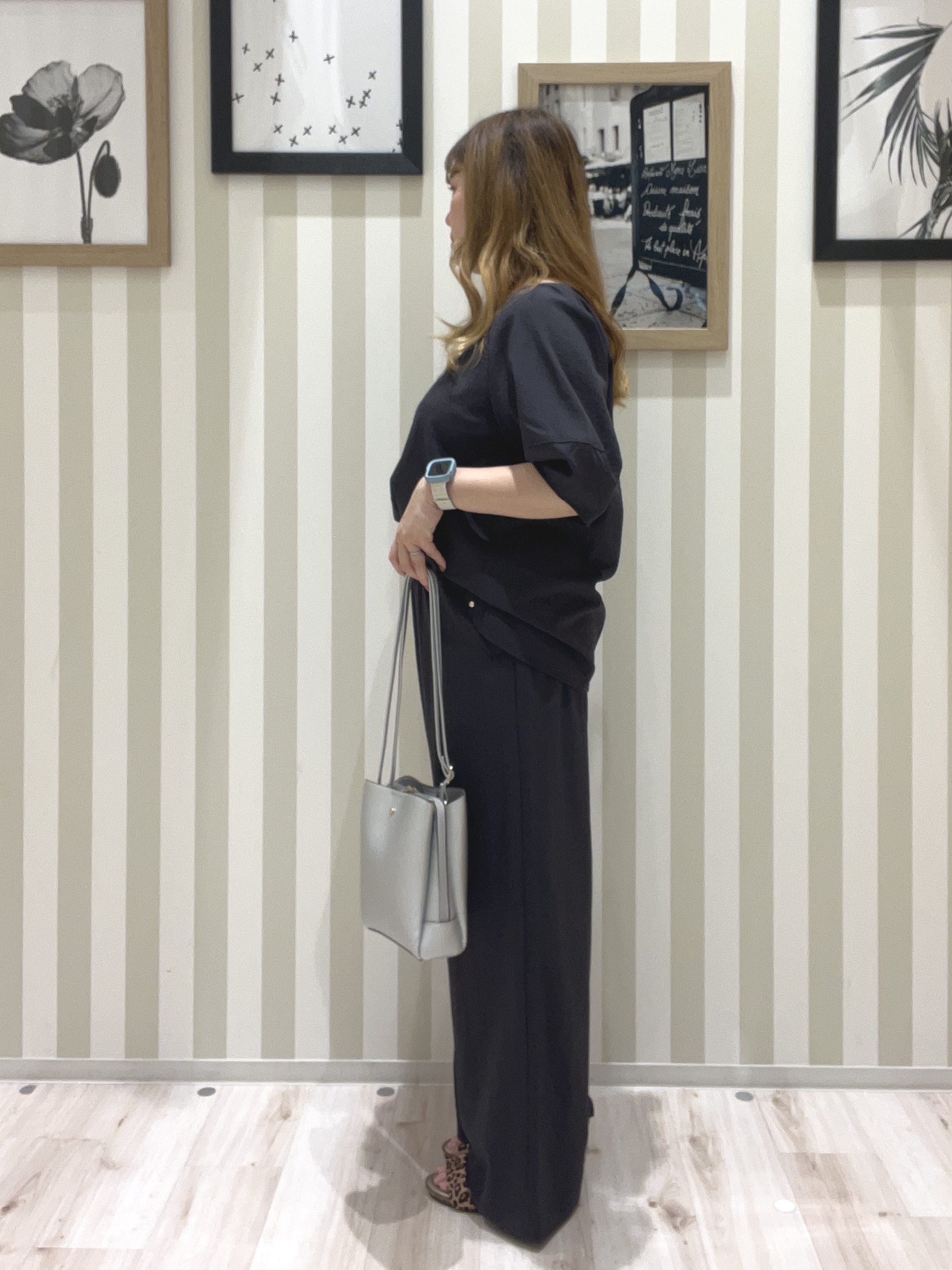 mさんの「SHOO･LA･RUE｜【S-LL/洗濯機可/セットアップ可】軽凛(かろりん) タックブラウス」を使ったコーディネート
