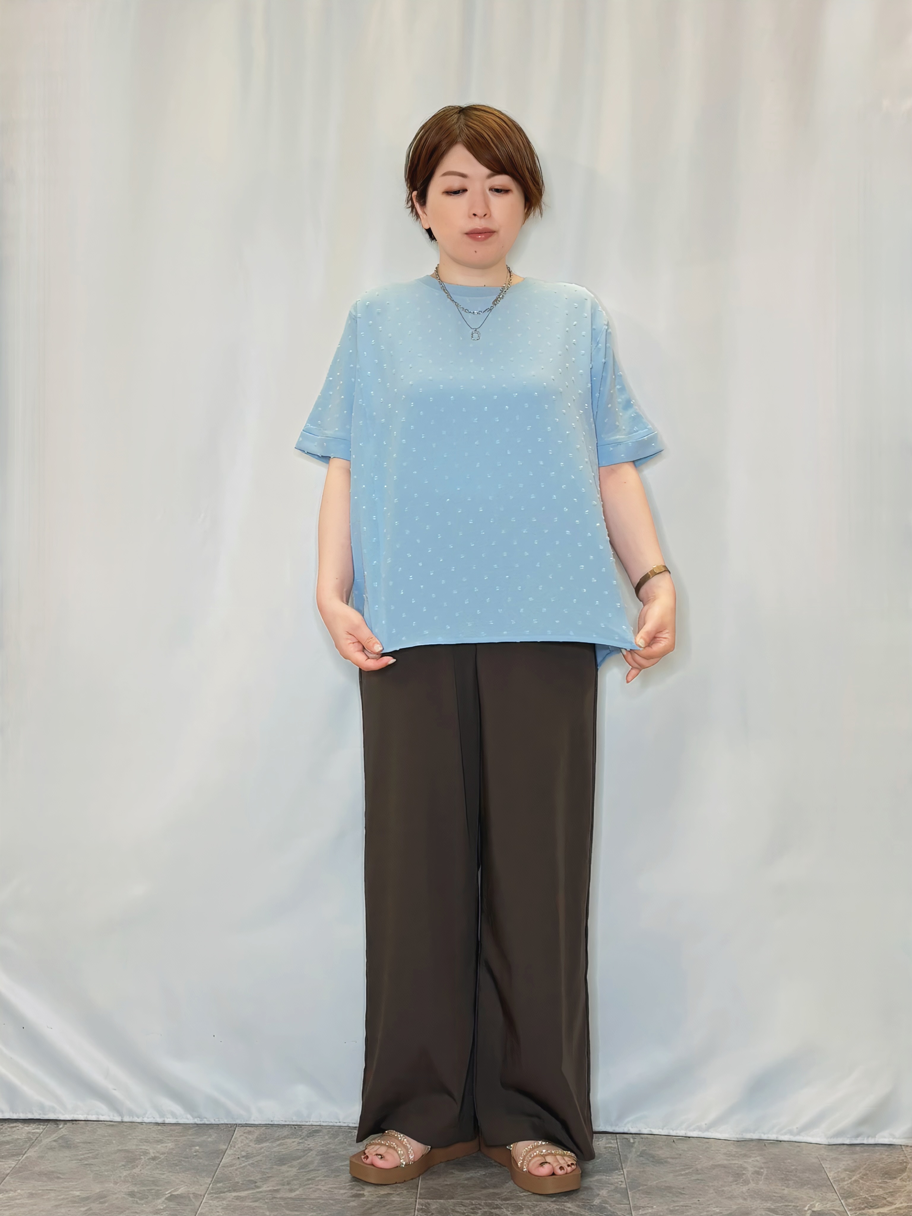 たみさんの「SHOO･LA･RUE｜【洗濯後しわになりにくい/体型カバー】ドビードットで上品に ドルマントップス」を使ったコーディネート