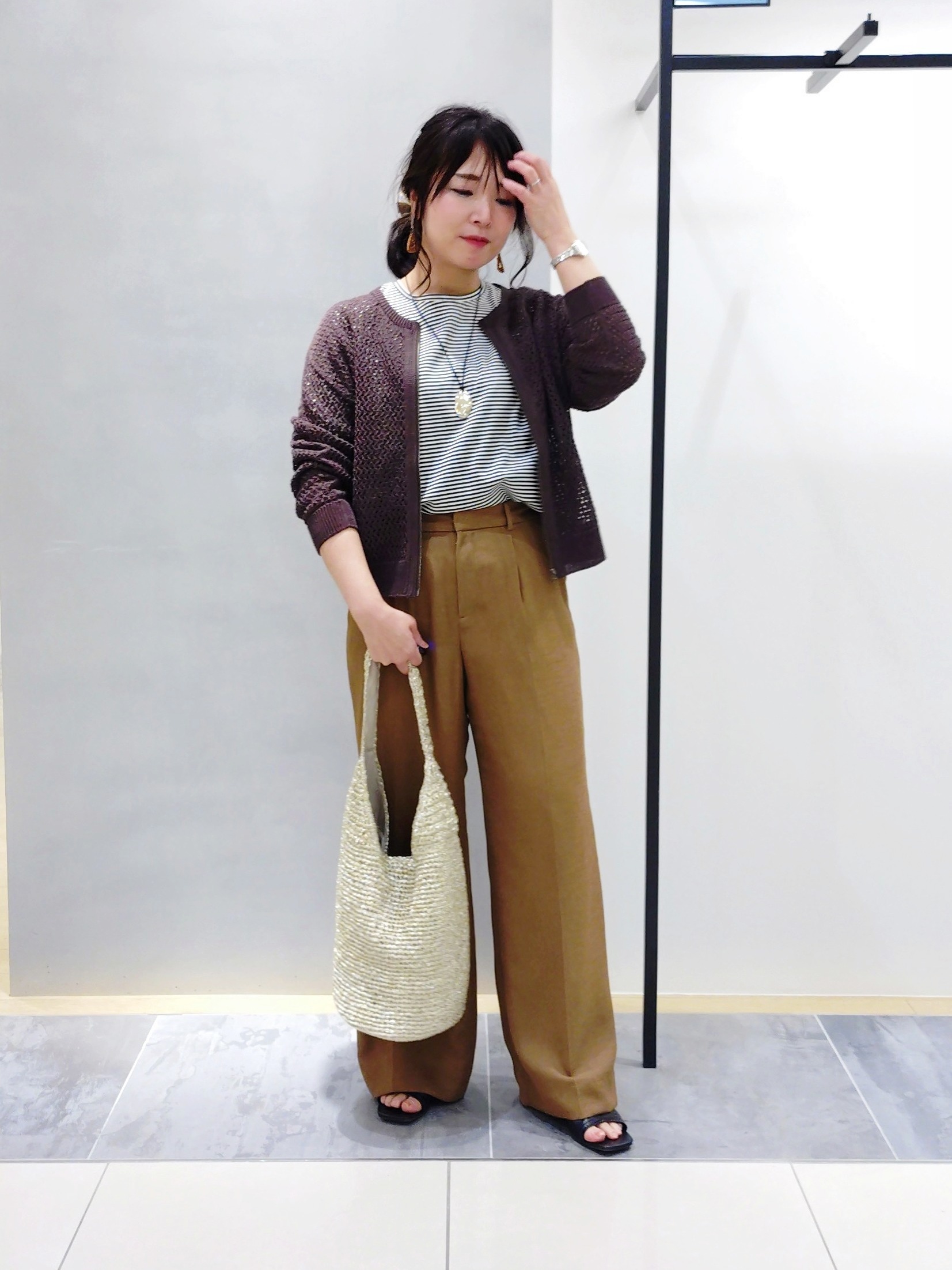 TOMOMIさんの「INDIVI｜【洗える／メッシュ素材／SETUP可能】ワイドパンツ」を使ったコーディネート