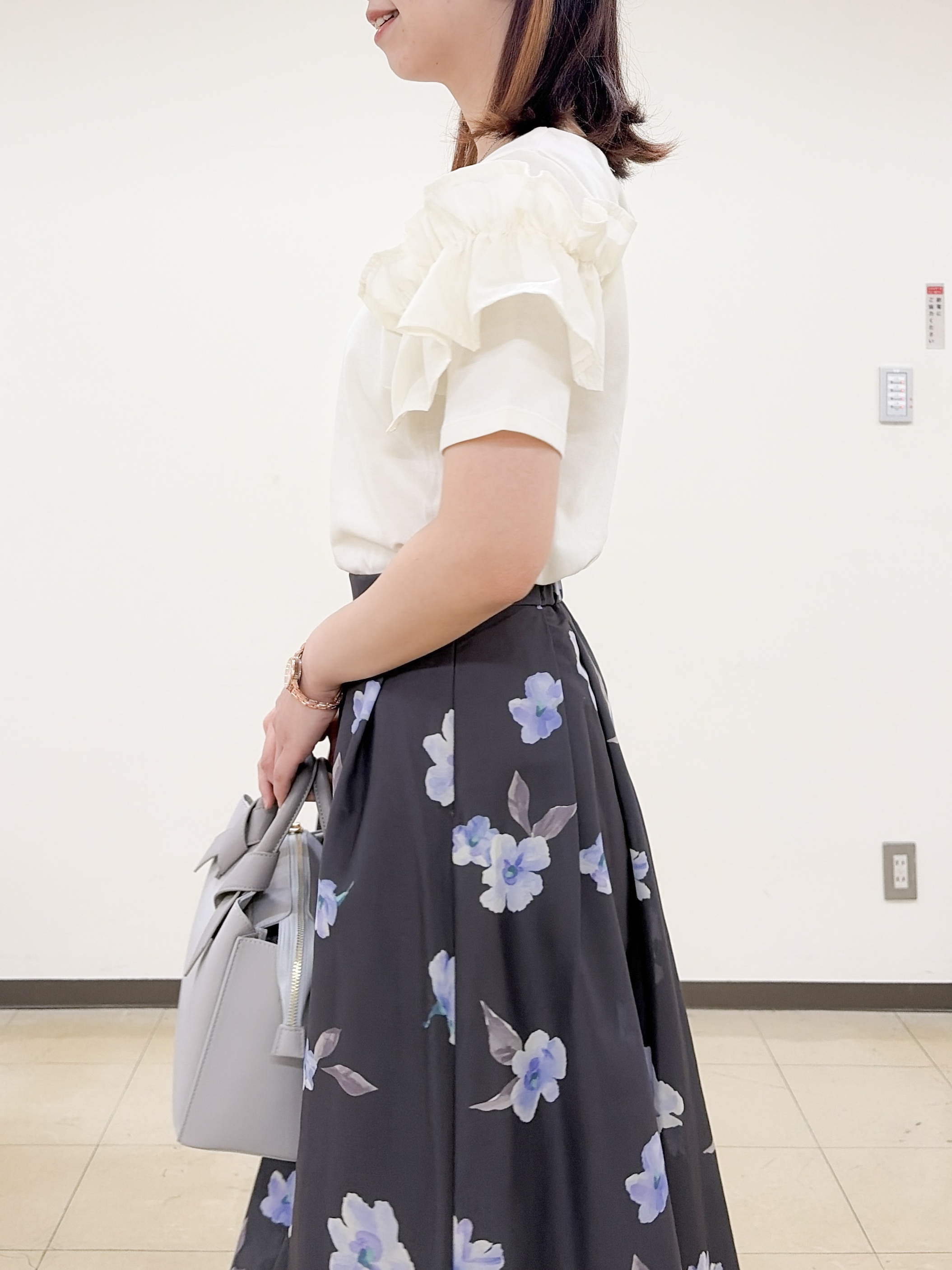 yurinaさんの「index｜【接触冷感】フリルドッキングスリーブトップス《UVケア／洗濯機OK》」を使ったコーディネート