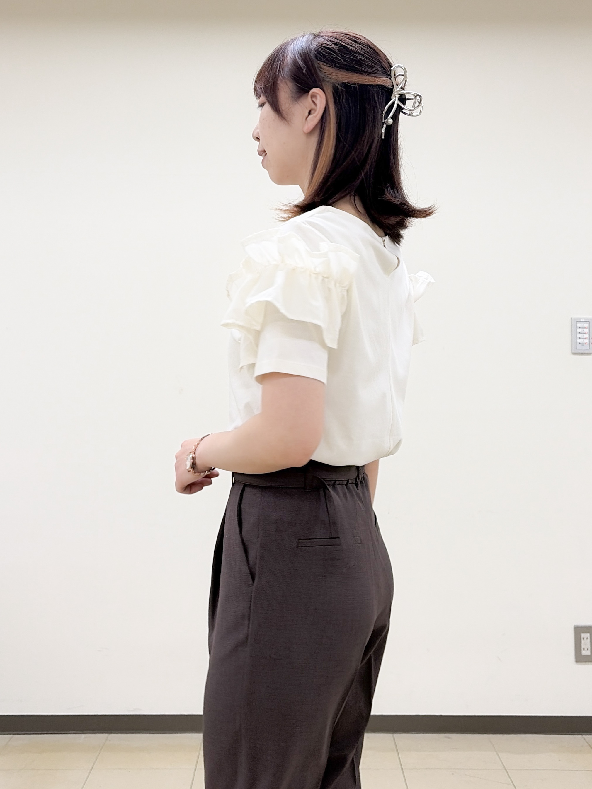 yurinaさんの「index｜【接触冷感】フリルドッキングスリーブトップス《UVケア／洗濯機OK》」を使ったコーディネート