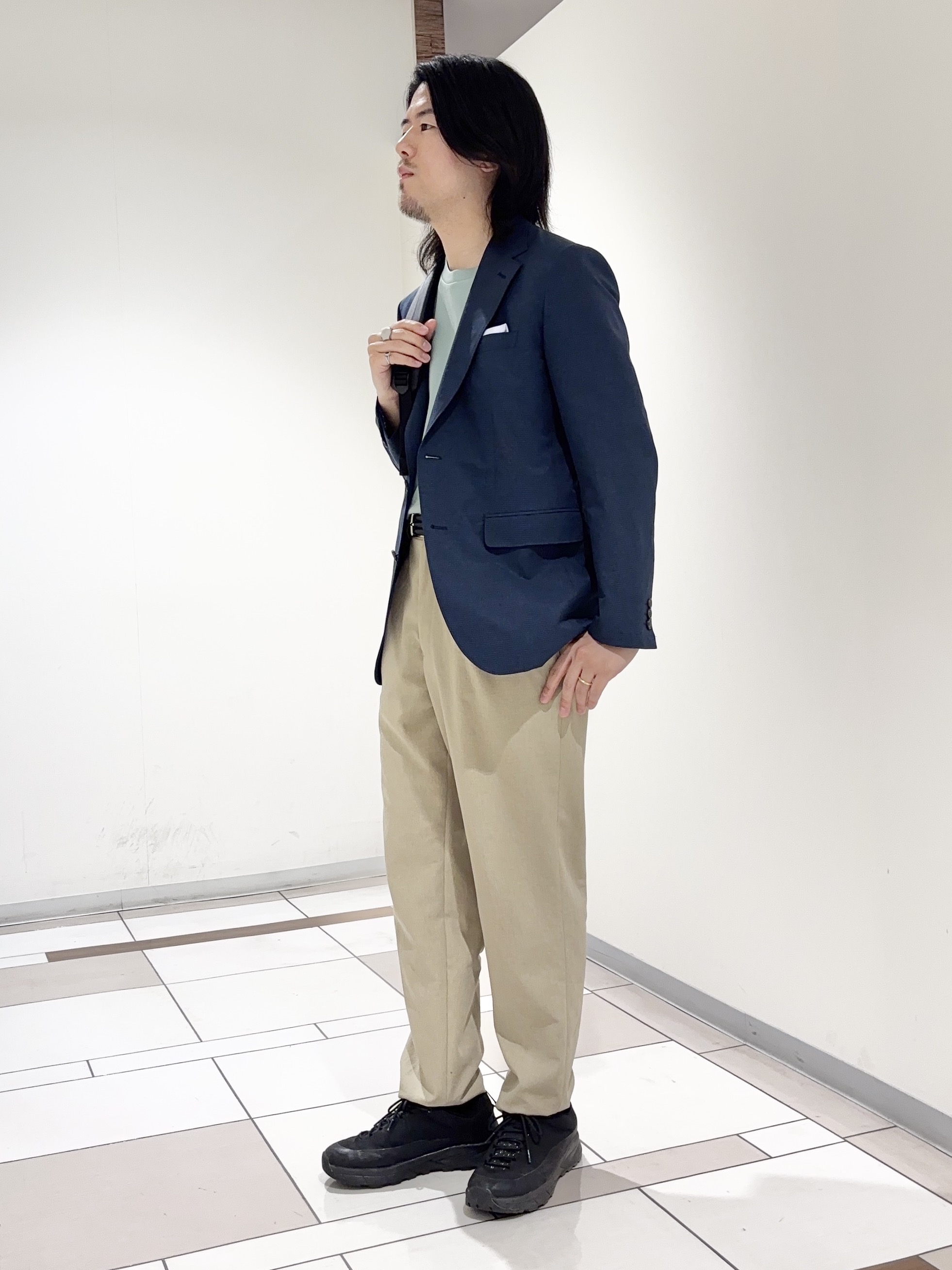 及川さんの「TAKEO KIKUCHI｜【抗菌防臭】COOL DOTS（R）ドビープリント ジャケット」を使ったコーディネート