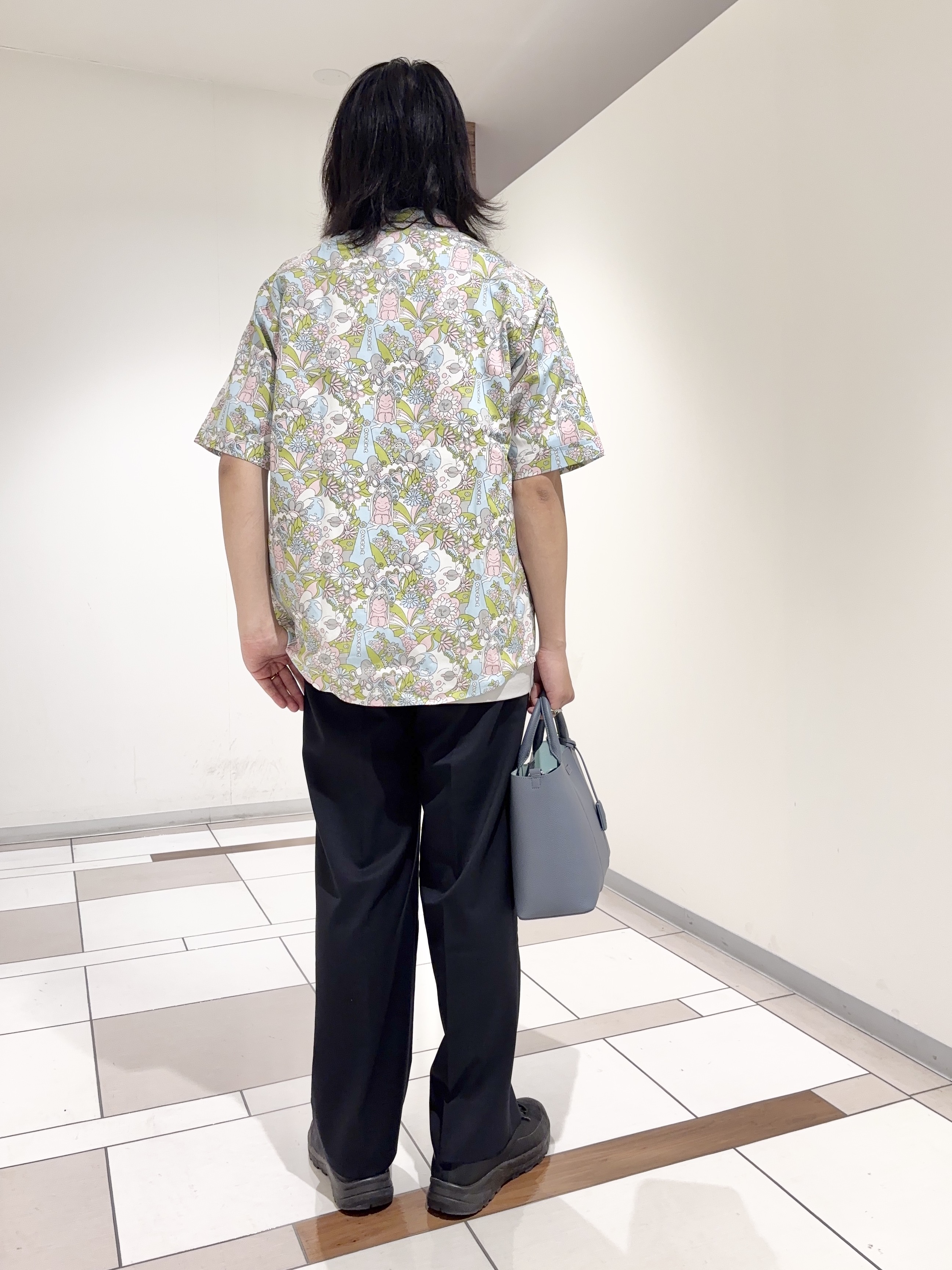 及川さんの「TAKEO KIKUCHI｜【BOWLER HAT LABEL】ビリケンさんプリント 半袖シャツ」を使ったコーディネート