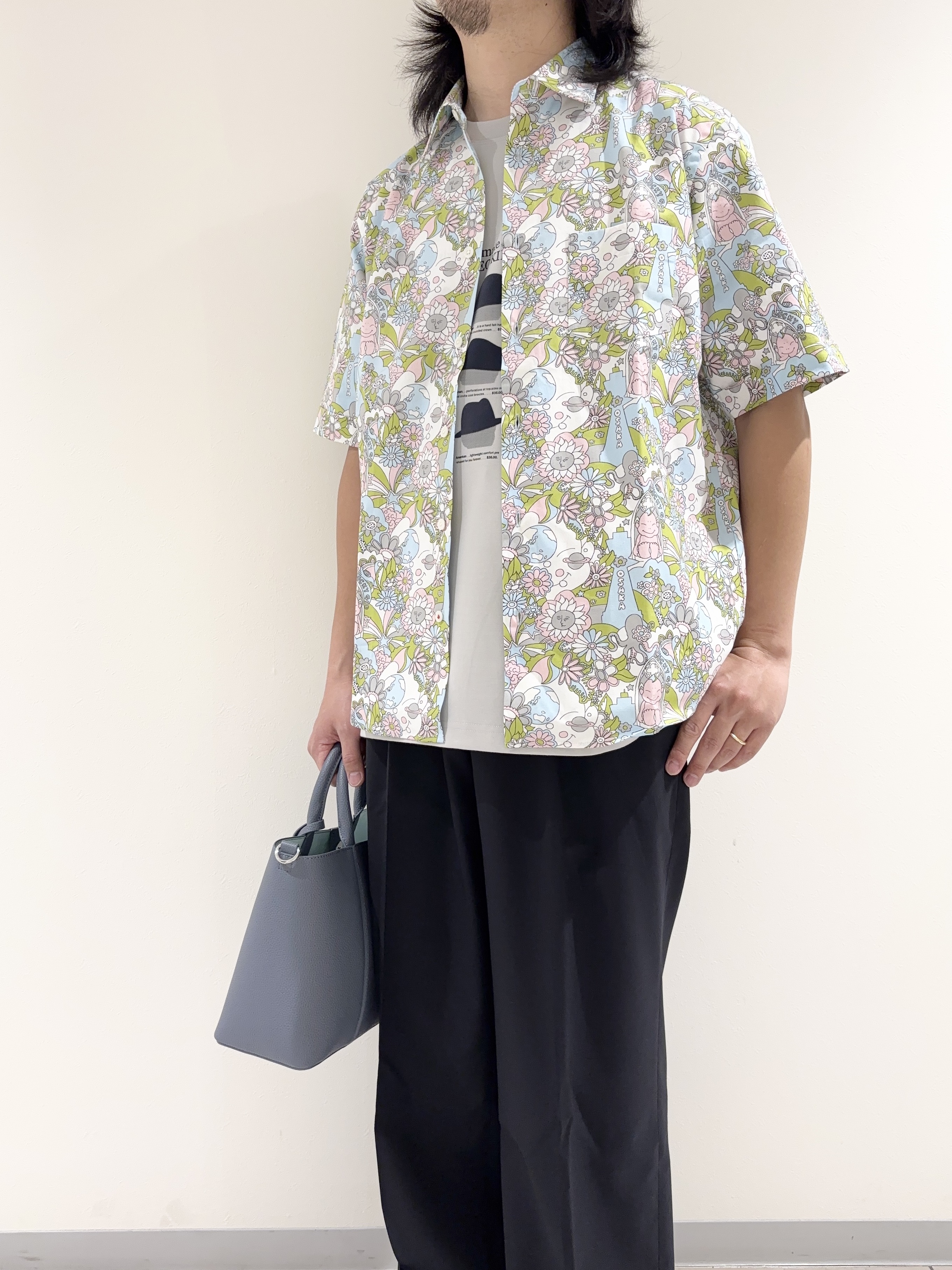 及川さんの「TAKEO KIKUCHI｜【BOWLER HAT LABEL】ビリケンさんプリント 半袖シャツ」を使ったコーディネート