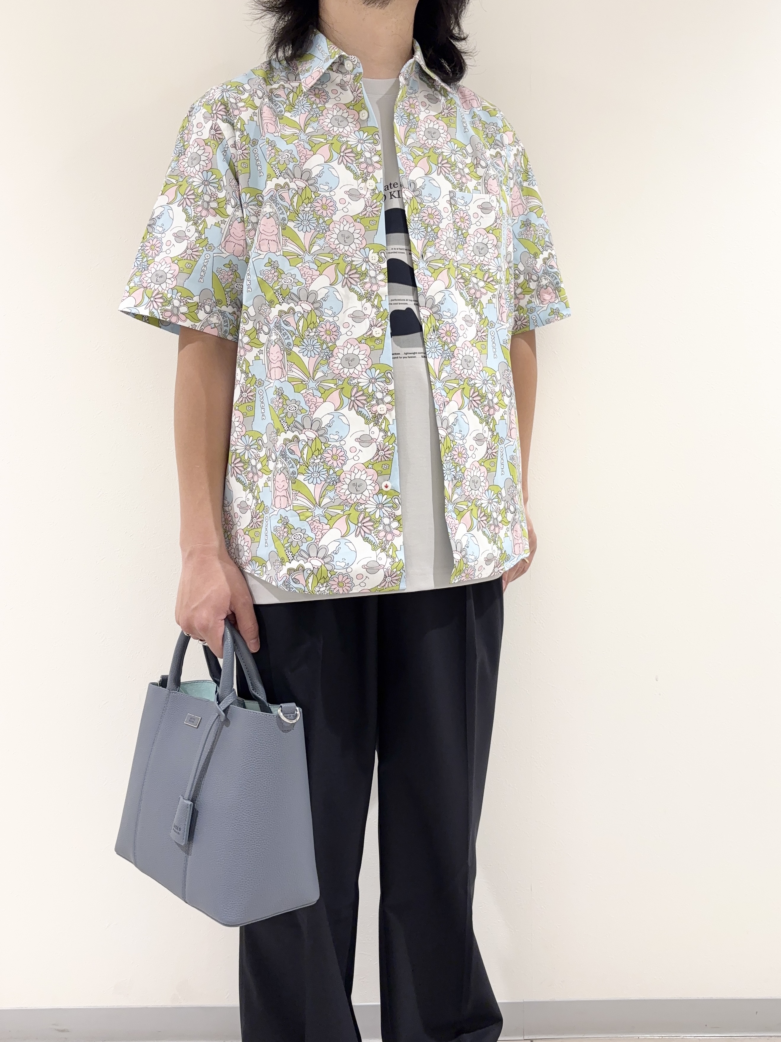 及川さんの「TAKEO KIKUCHI｜【BOWLER HAT LABEL】ビリケンさんプリント 半袖シャツ」を使ったコーディネート