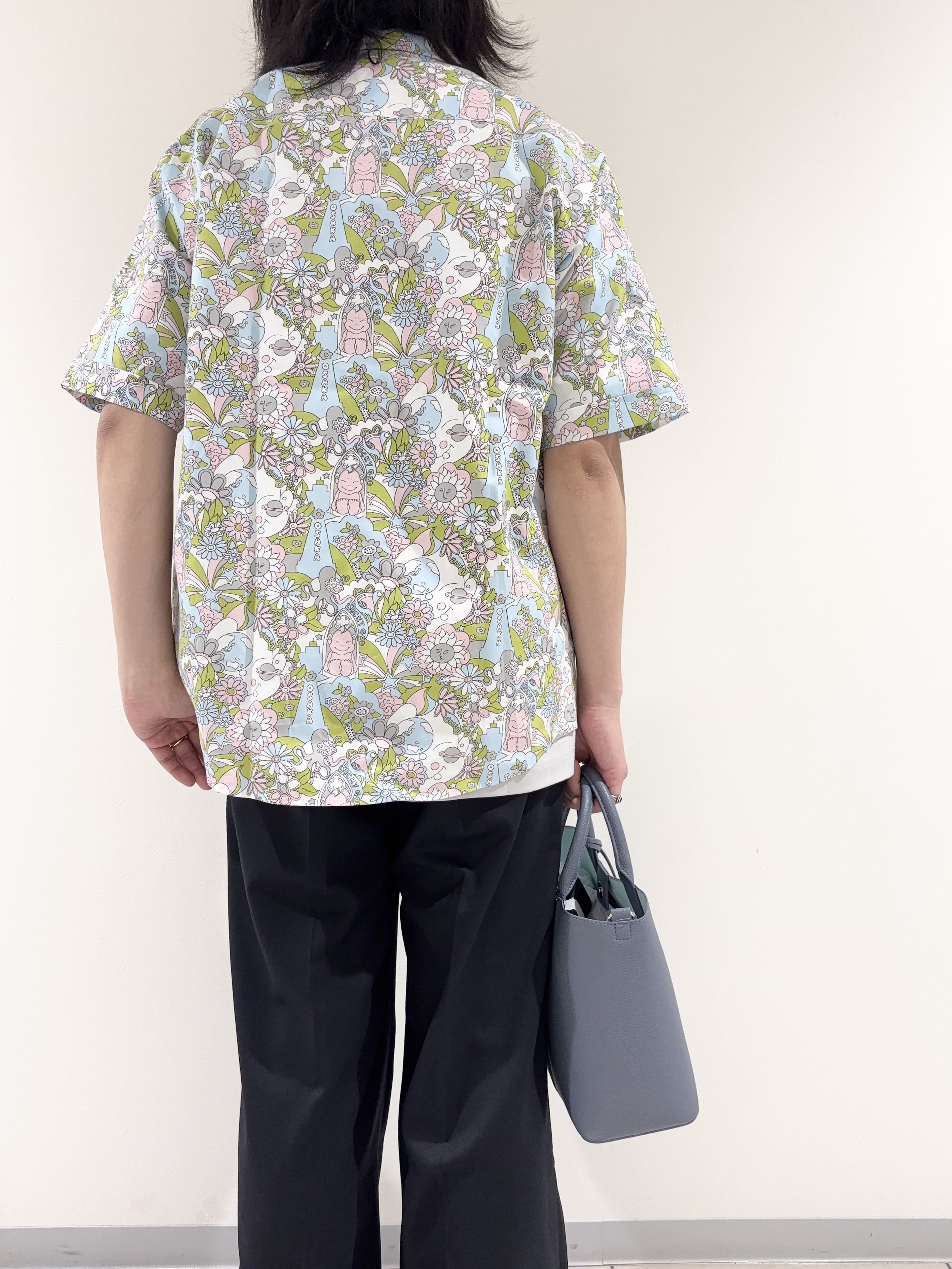及川さんの「TAKEO KIKUCHI｜【BOWLER HAT LABEL】ビリケンさんプリント 半袖シャツ」を使ったコーディネート