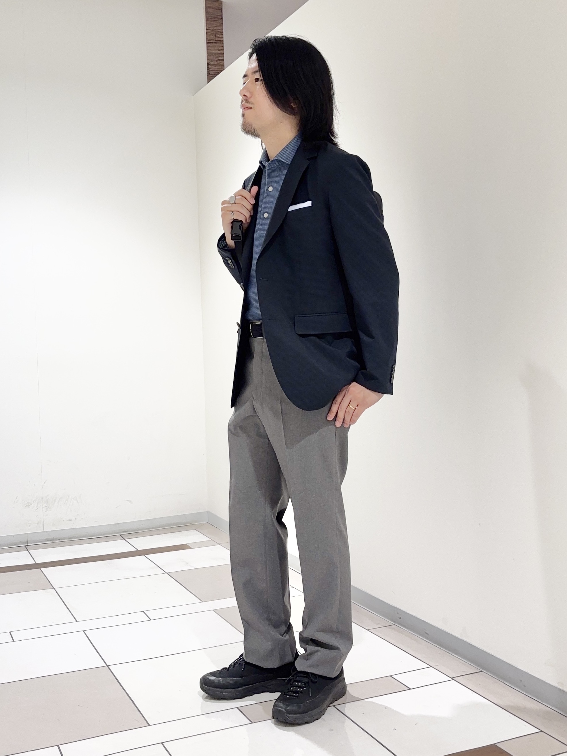 及川さんの「TAKEO KIKUCHI｜【抗菌防臭】COOL DOTS（R）ドビープリント ジャケット」を使ったコーディネート