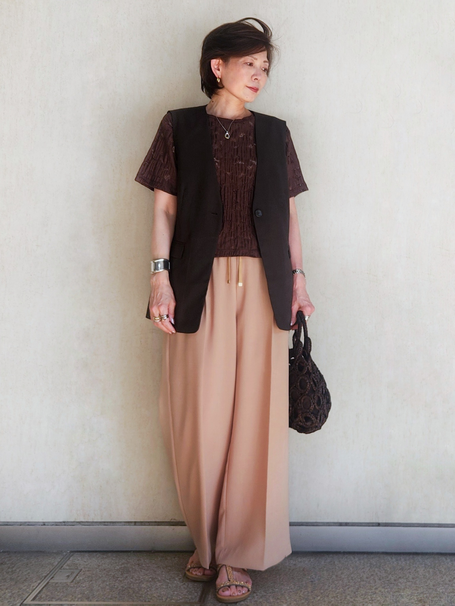 milkyさんの「OPAQUE.CLIP｜リネンライク Vネックジレ【洗濯機OK】」を使ったコーディネート