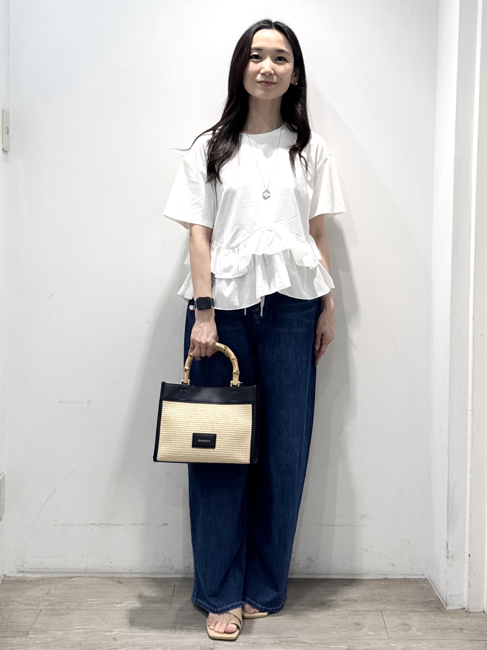 yuicciさんの「OPAQUE.CLIP｜裾フリルドッキングTシャツ【洗濯機OK】」を使ったコーディネート