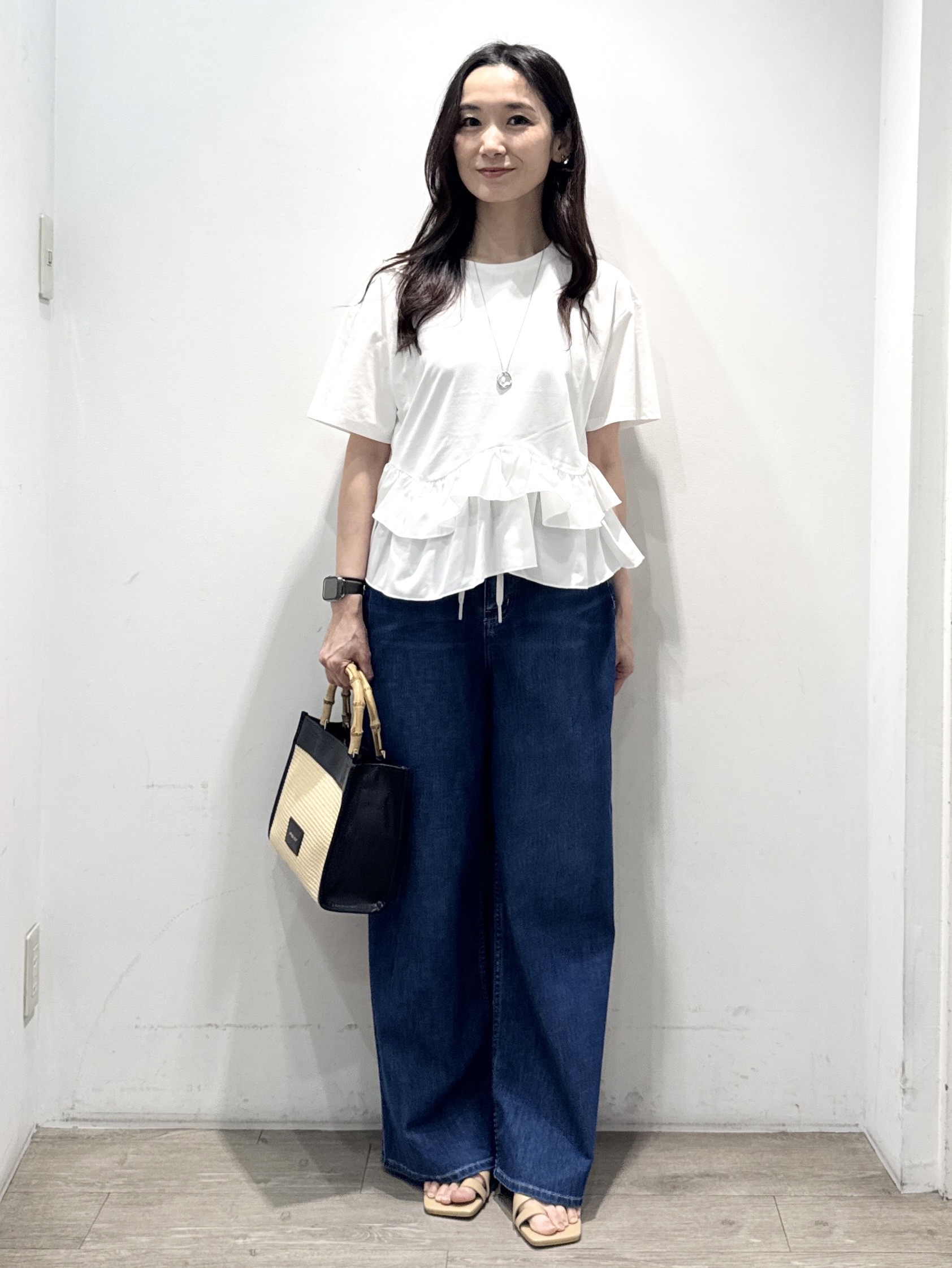 yuicciさんの「OPAQUE.CLIP｜裾フリルドッキングTシャツ【洗濯機OK】」を使ったコーディネート