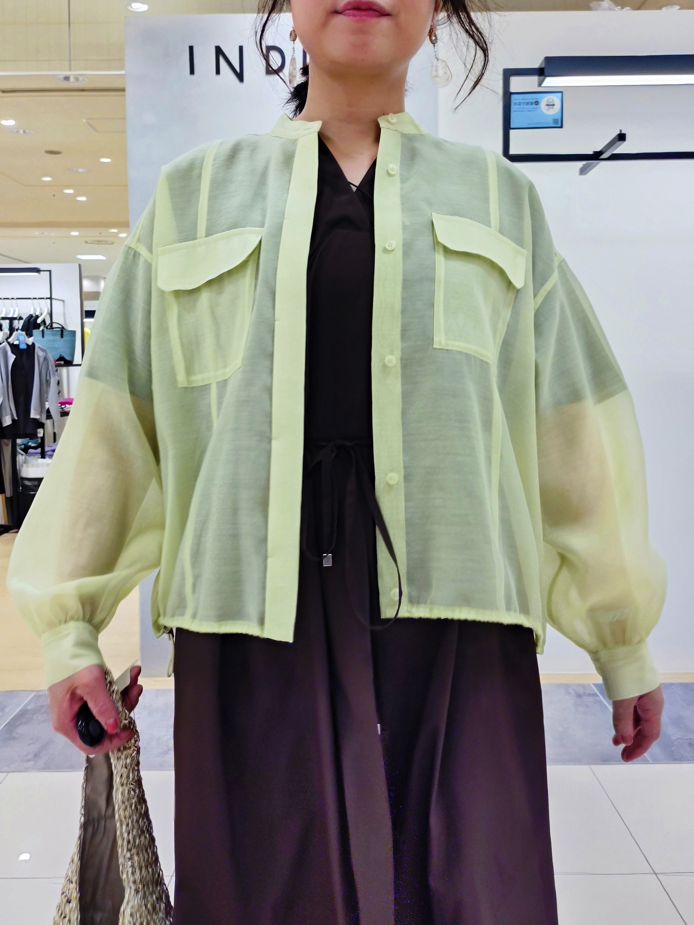 TOMOMIさんの「INDIVI｜【撥水／UVカット】ベルト付きワンピース」を使ったコーディネート