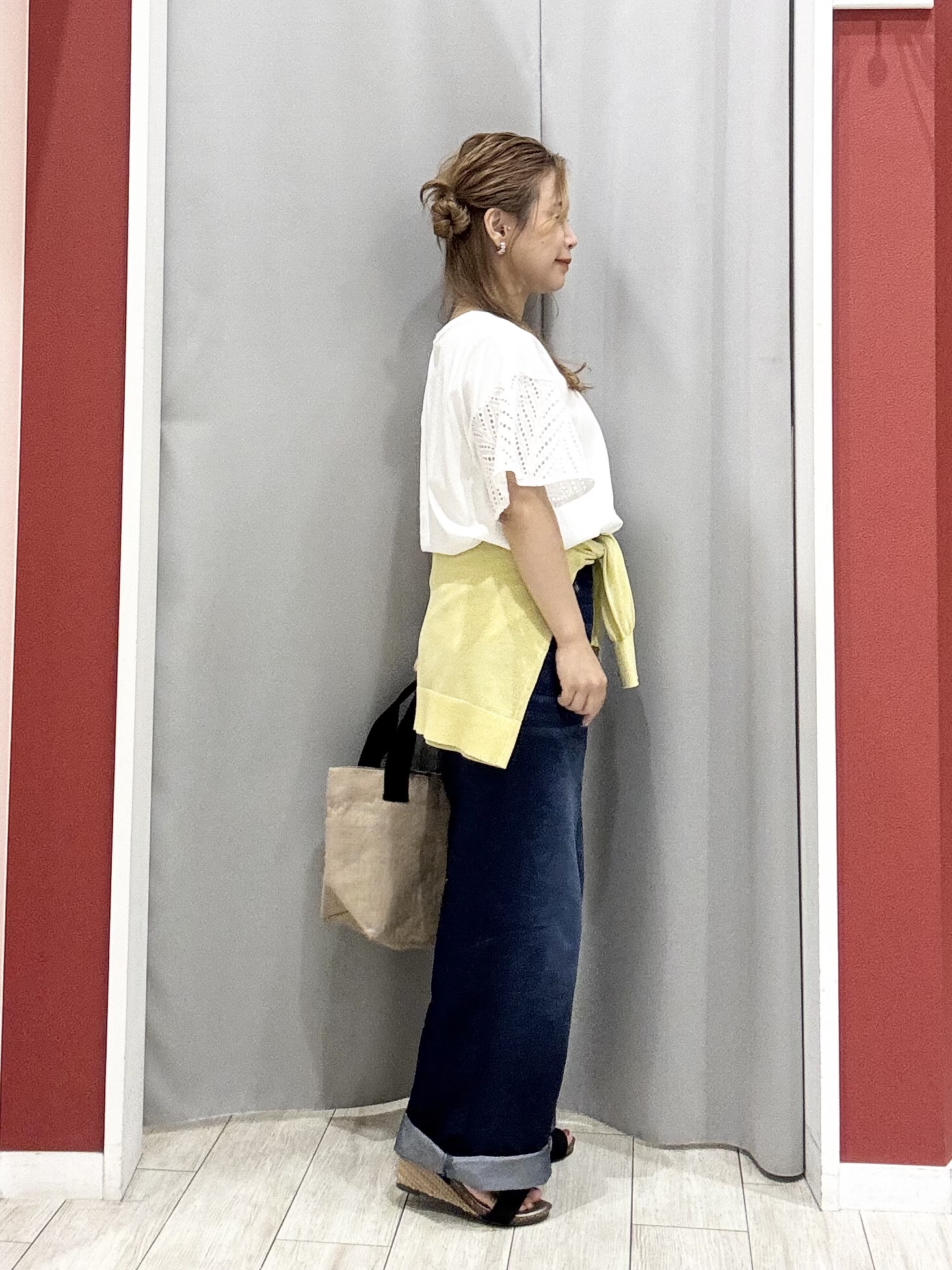 shioさんの「SHOO･LA･RUE｜【洗濯機可/S-LL】程よいVネックですっきり魅せる ジップアップ 7分袖シアーカーディガン」を使ったコーディネート