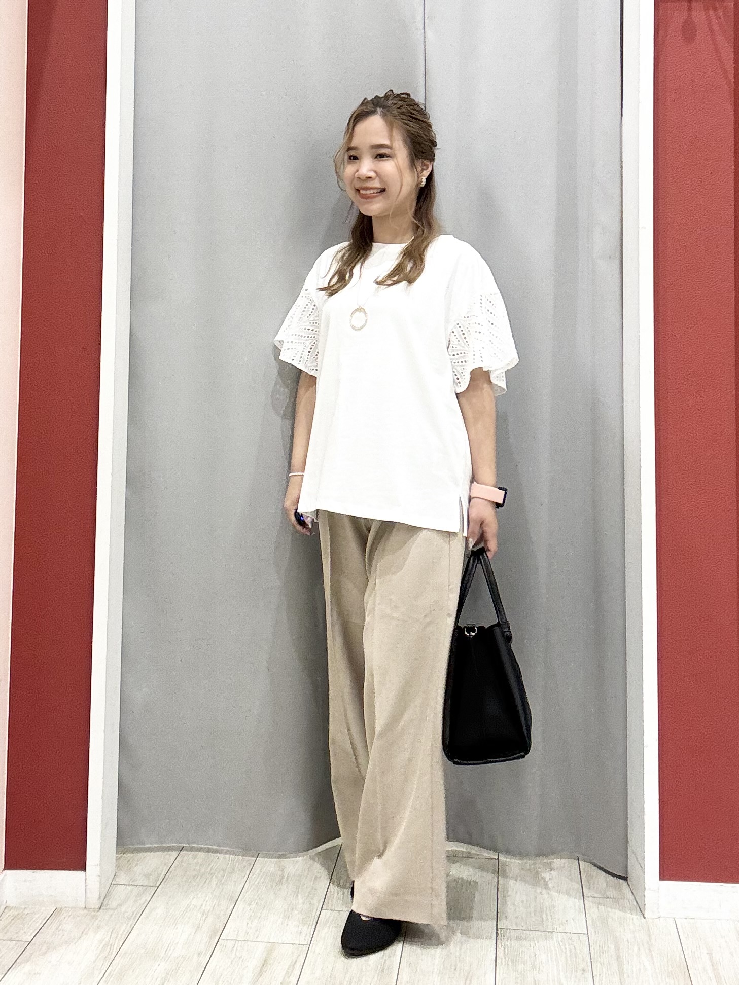 shioさんの「SHOO･LA･RUE｜【S-LL/洗濯機可/体型カバー】汗じみが気になりにくい お袖レースフレアTシャツ」を使ったコーディネート