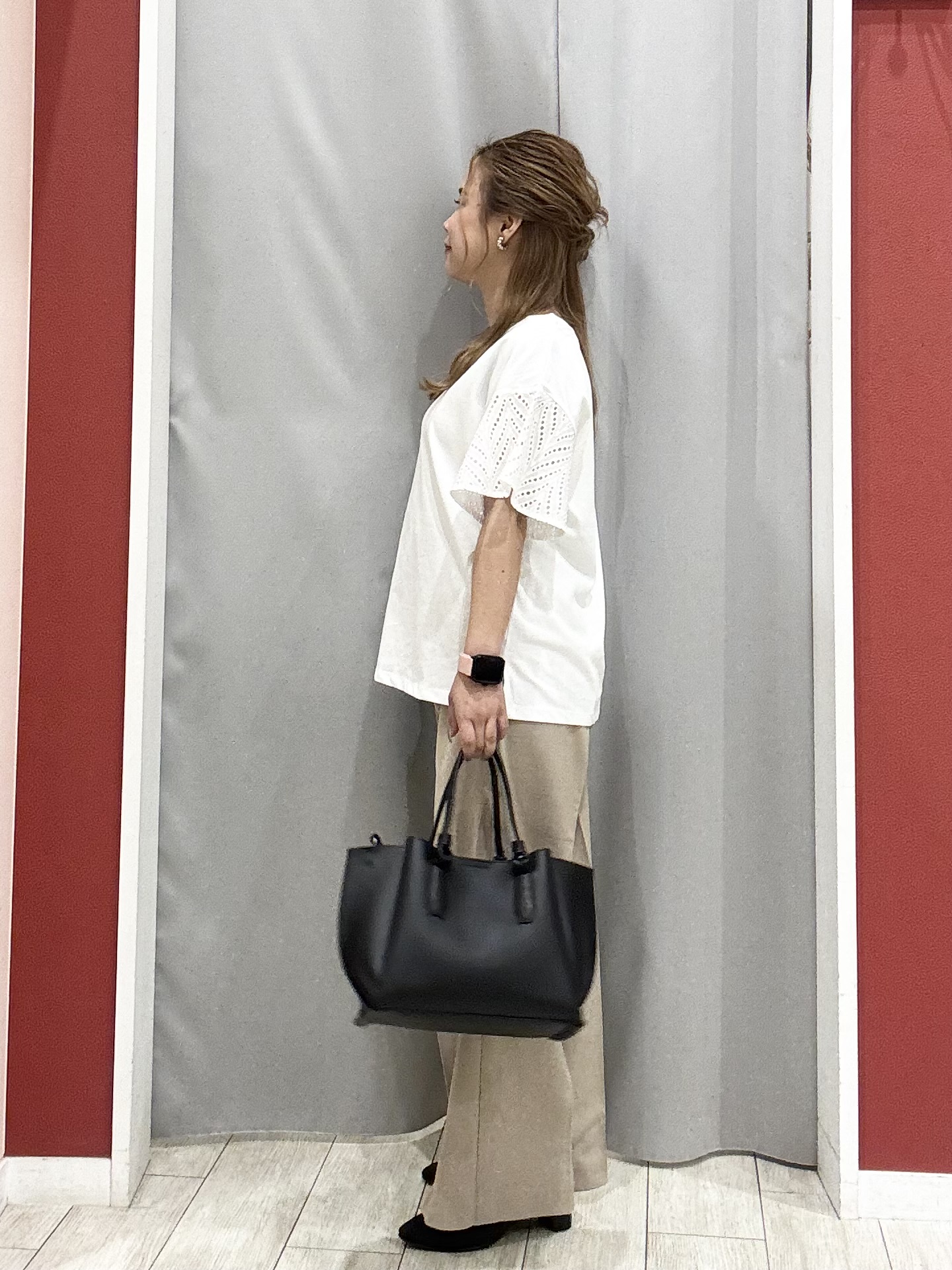 shioさんの「SHOO･LA･RUE｜【S-LL/洗濯機可/体型カバー】汗じみが気になりにくい お袖レースフレアTシャツ」を使ったコーディネート