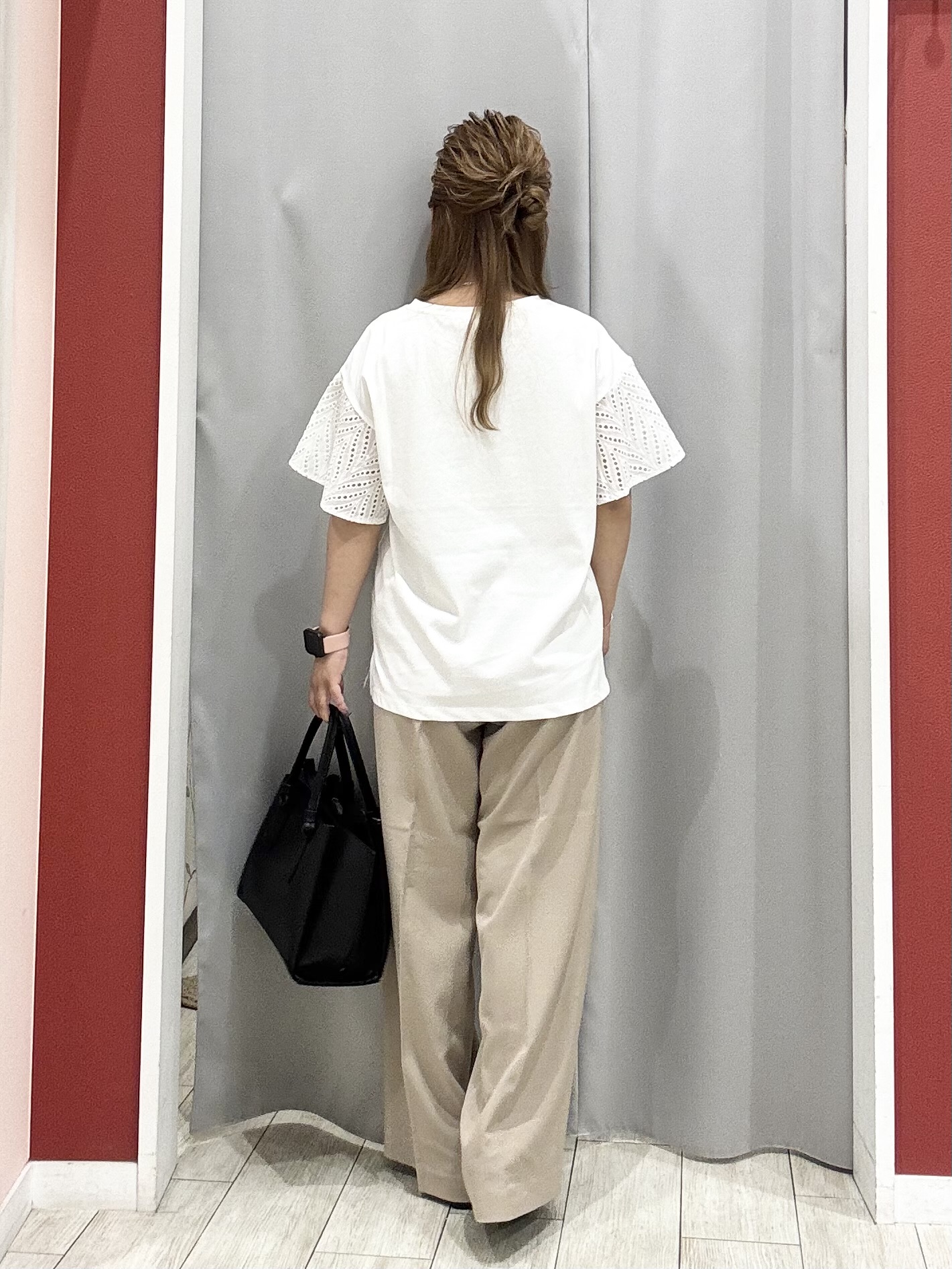 shioさんの「SHOO･LA･RUE｜【S-LL/洗濯機可/体型カバー】汗じみが気になりにくい お袖レースフレアTシャツ」を使ったコーディネート