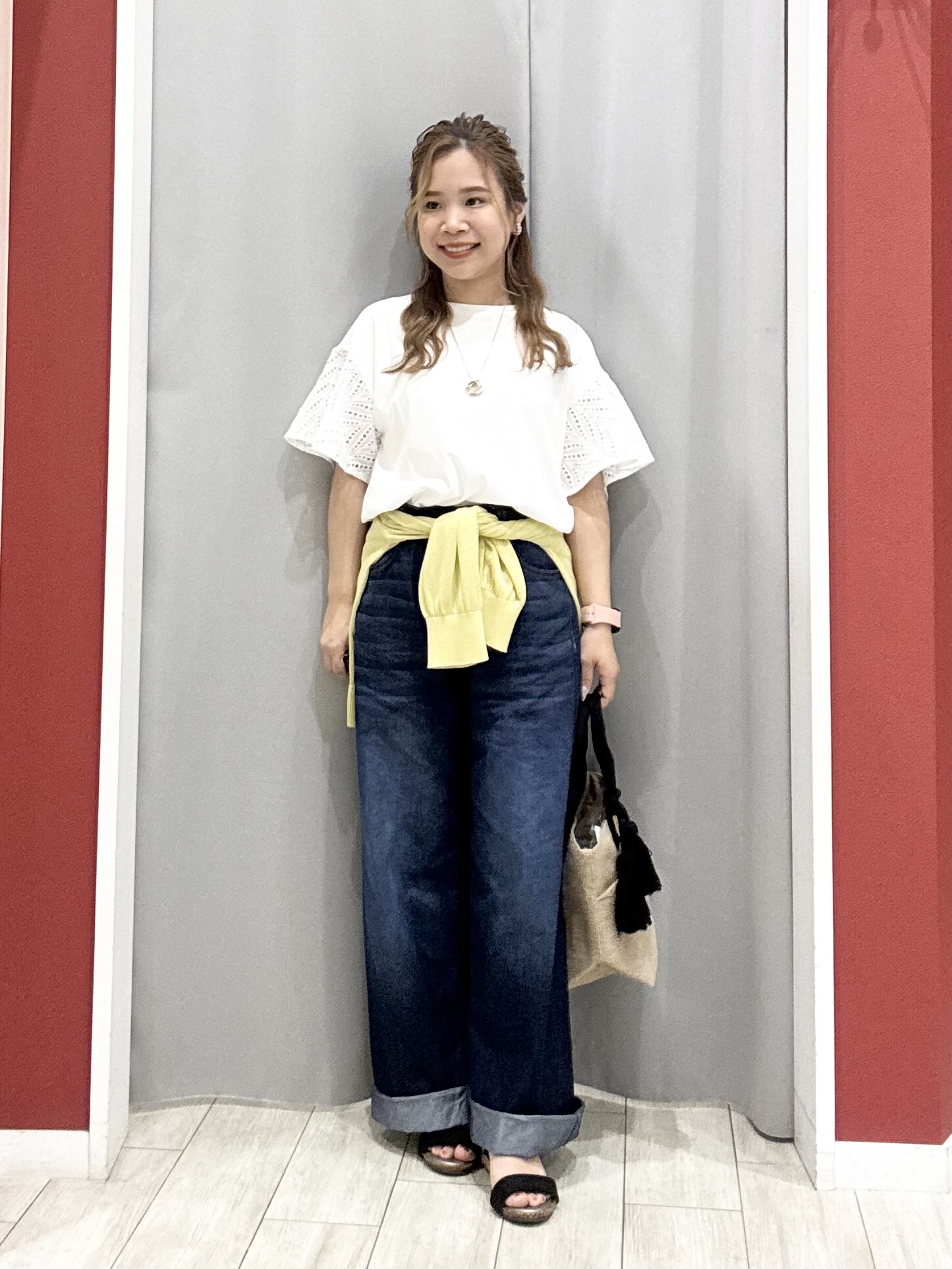 shioさんの「SHOO･LA･RUE｜【S-LL/洗濯機可/体型カバー】汗じみが気になりにくい お袖レースフレアTシャツ」を使ったコーディネート