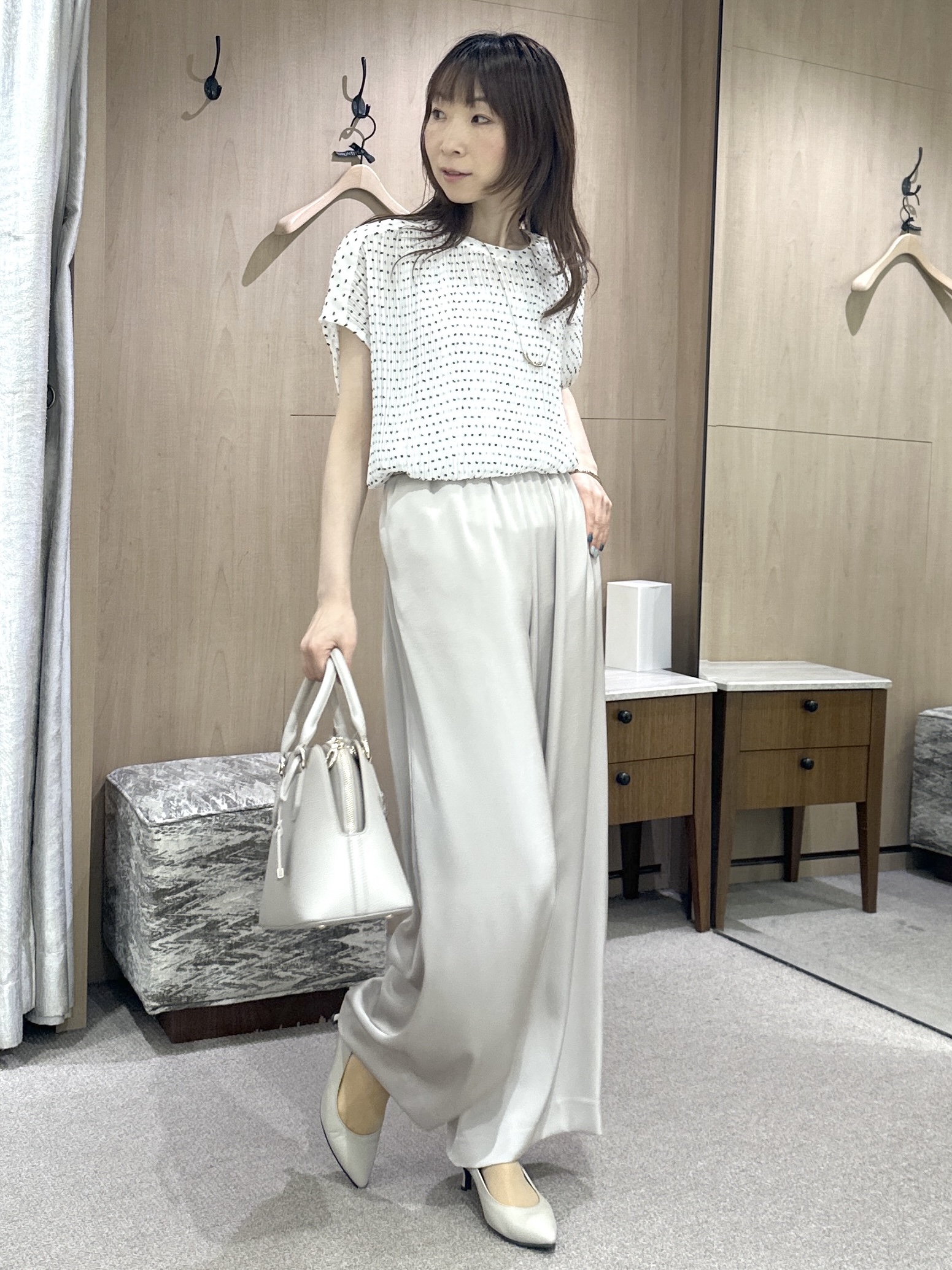 Miwaさんの「UNTITLED｜【7色展開/ゆったり/ショート丈】シアートリコットカーディガン」を使ったコーディネート