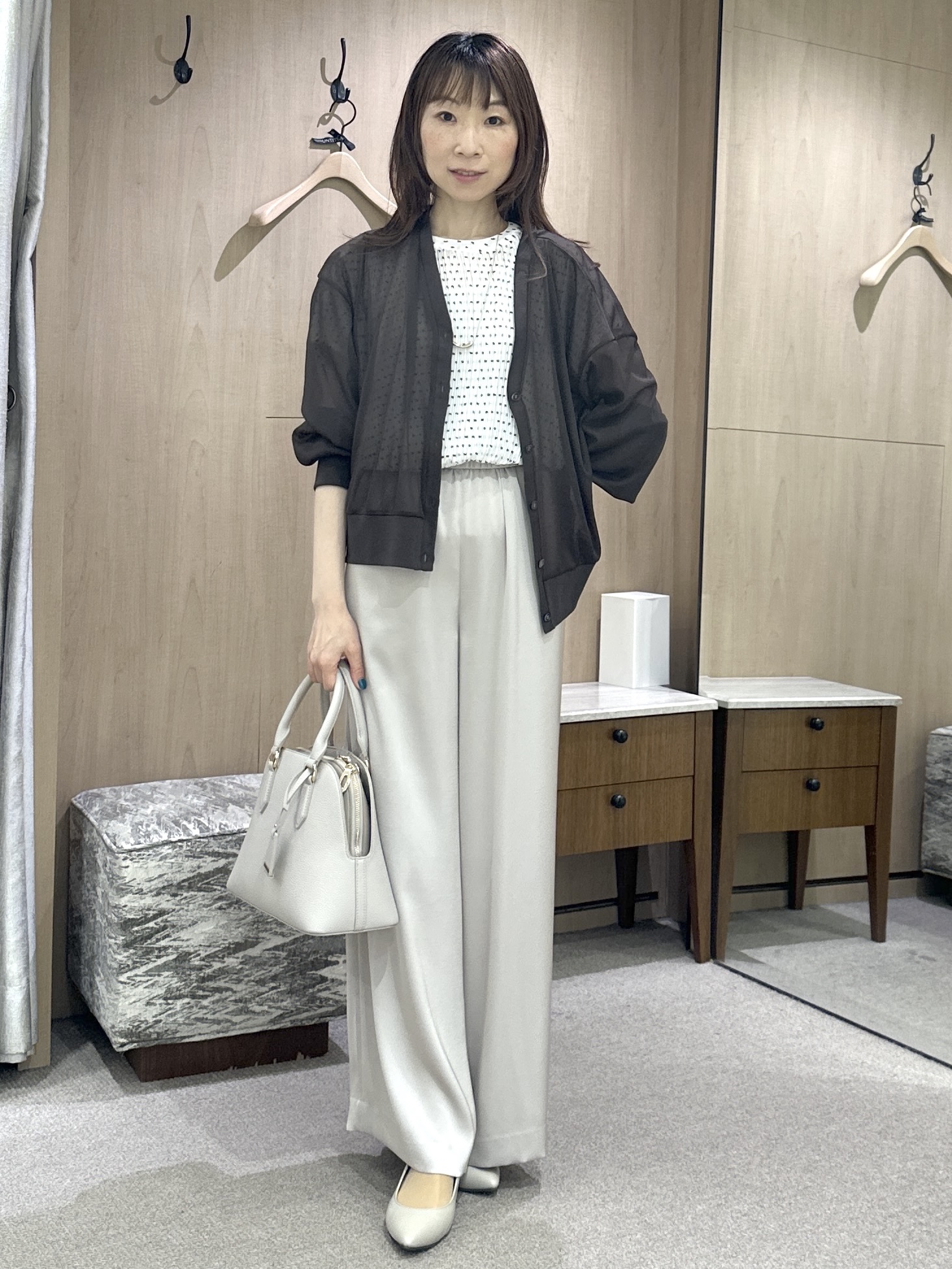 Miwaさんの「UNTITLED｜【7色展開/ゆったり/ショート丈】シアートリコットカーディガン」を使ったコーディネート