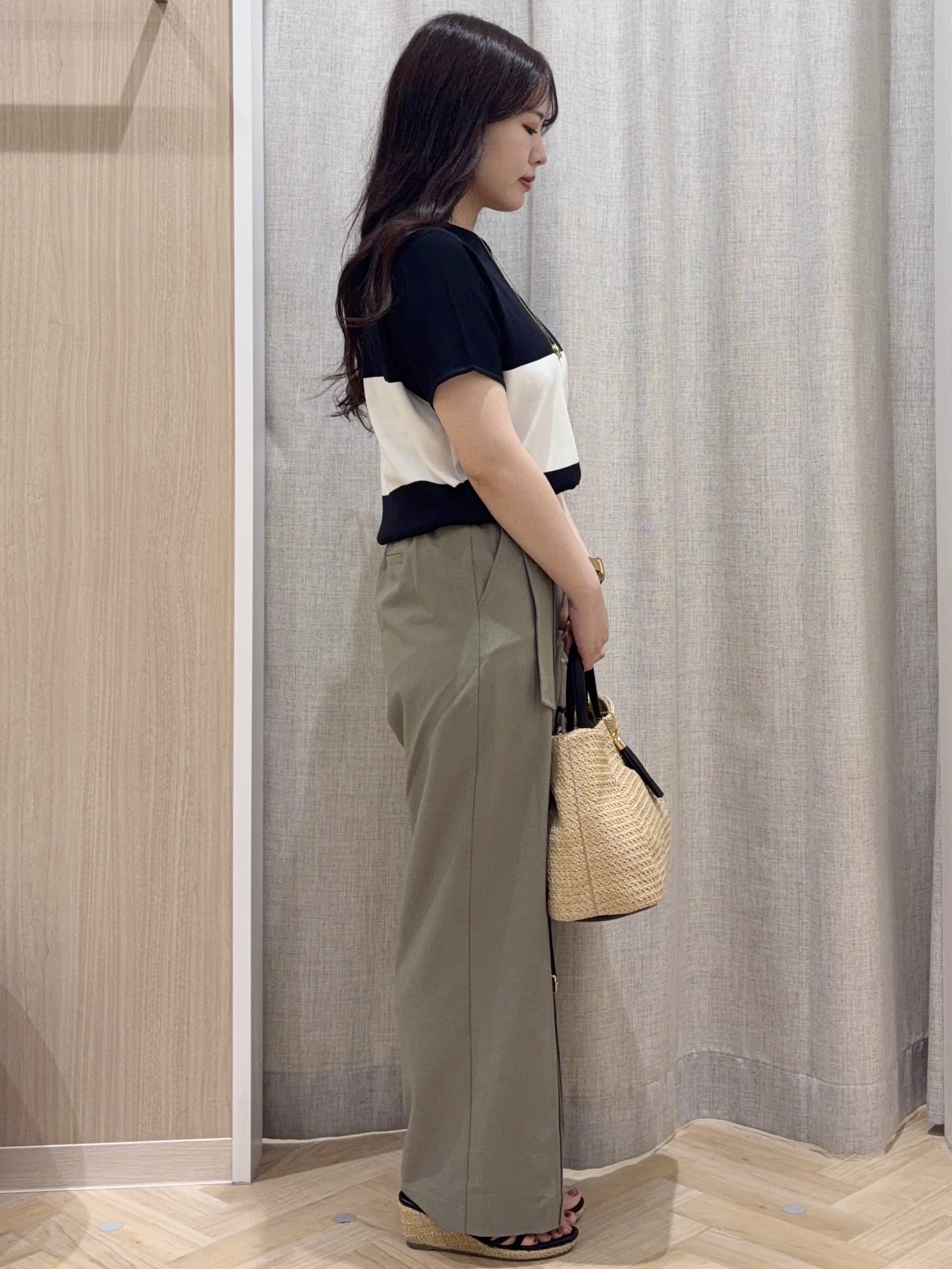 minamiさんの「grove｜【シリーズ累計36万枚！名品ニット】やわらかドライタッチ ドルマンニット」を使ったコーディネート