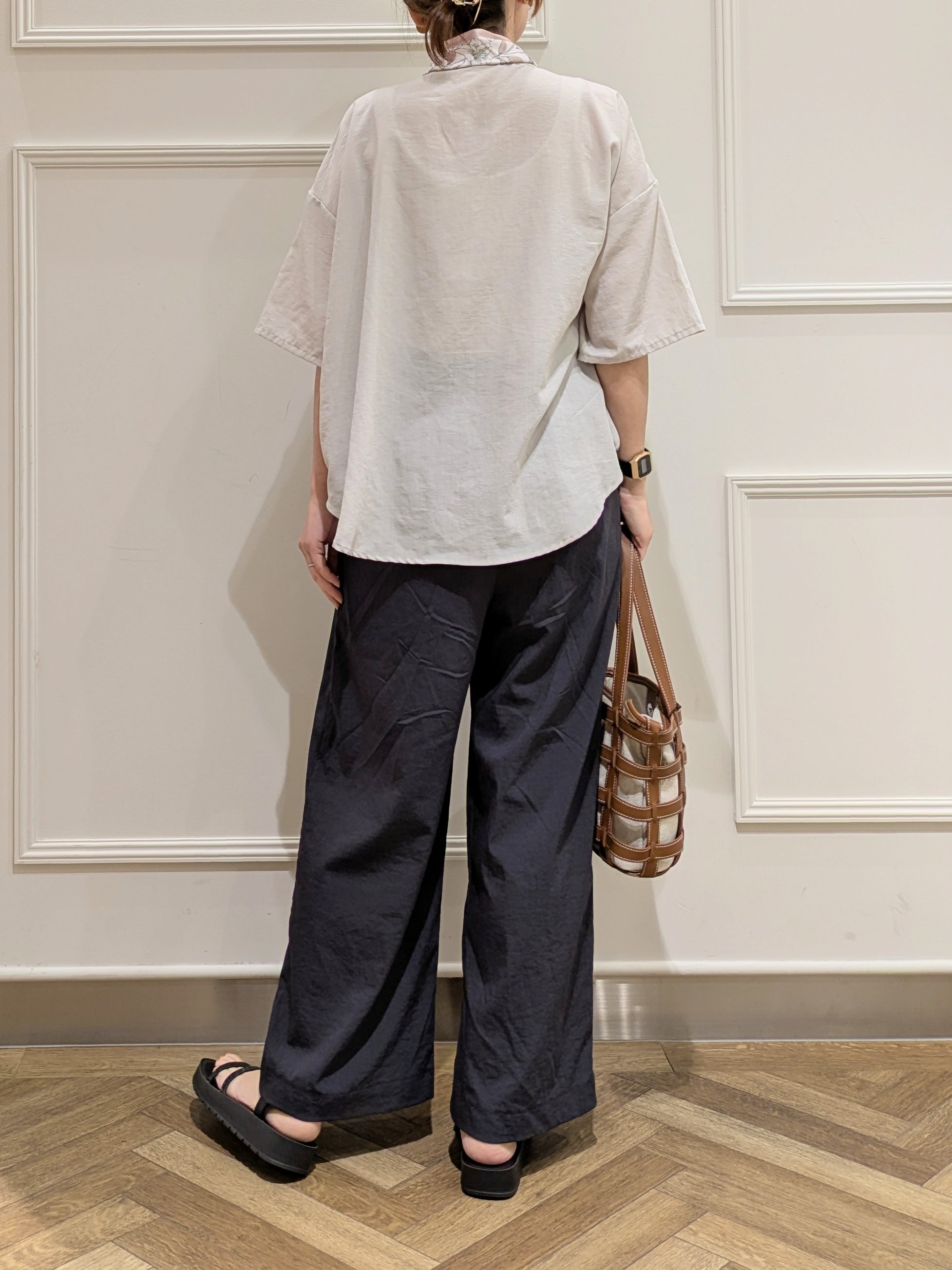 おとうふさんの「SHOO･LA･RUE｜【洗濯機可/S-LL】大人の抜け感 ゆるっと5分袖シャツ」を使ったコーディネート