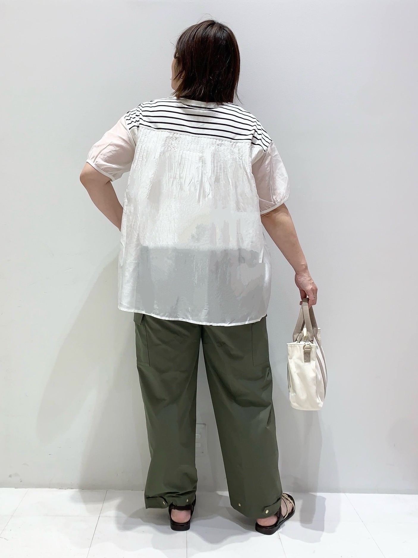 みいちゃんさんの「grove｜【UVカット】体型カバー叶う、バックプリーツTシャツ」を使ったコーディネート