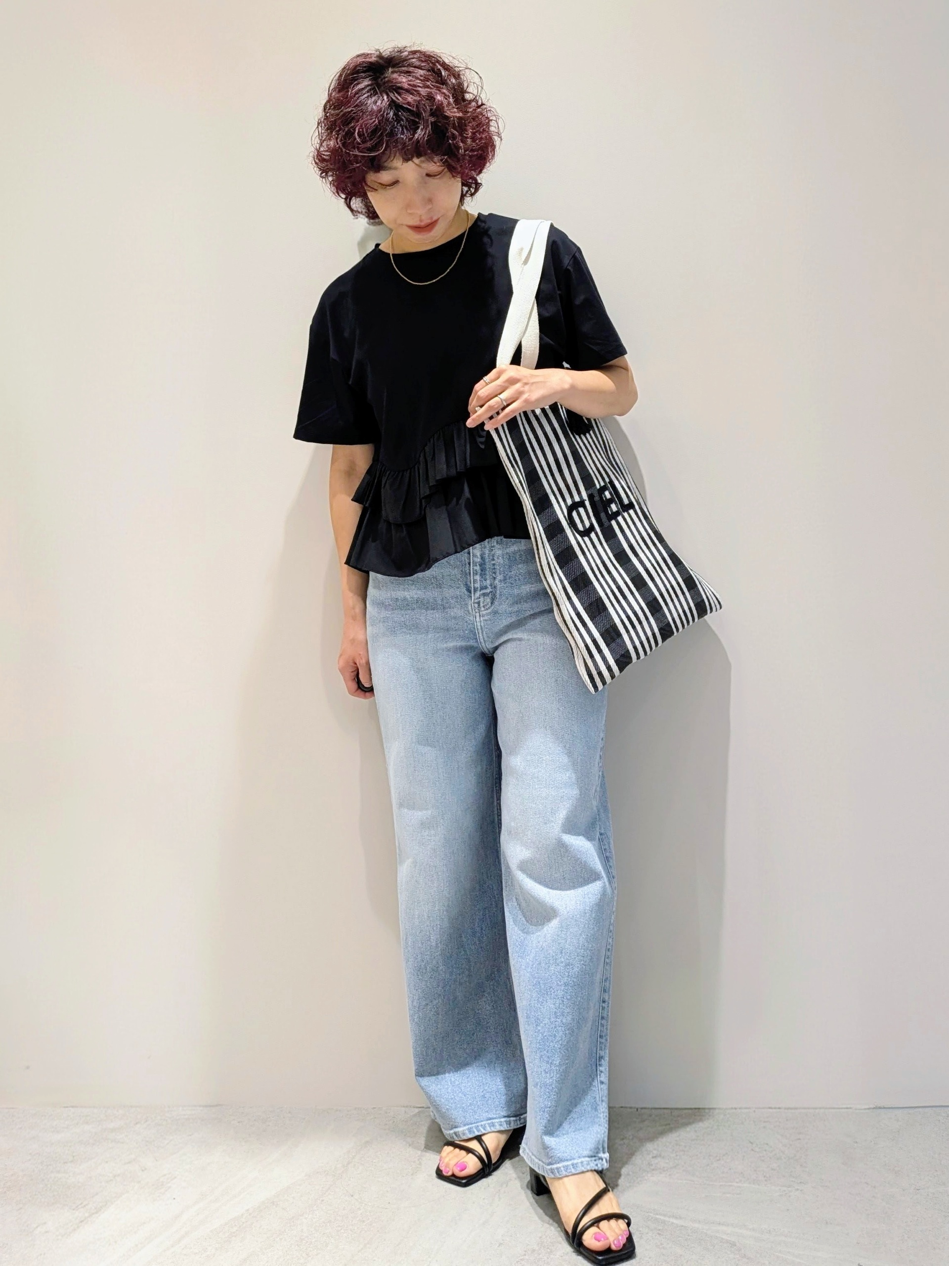 4410さんの「OPAQUE.CLIP｜裾フリルドッキングTシャツ【洗濯機OK】」を使ったコーディネート