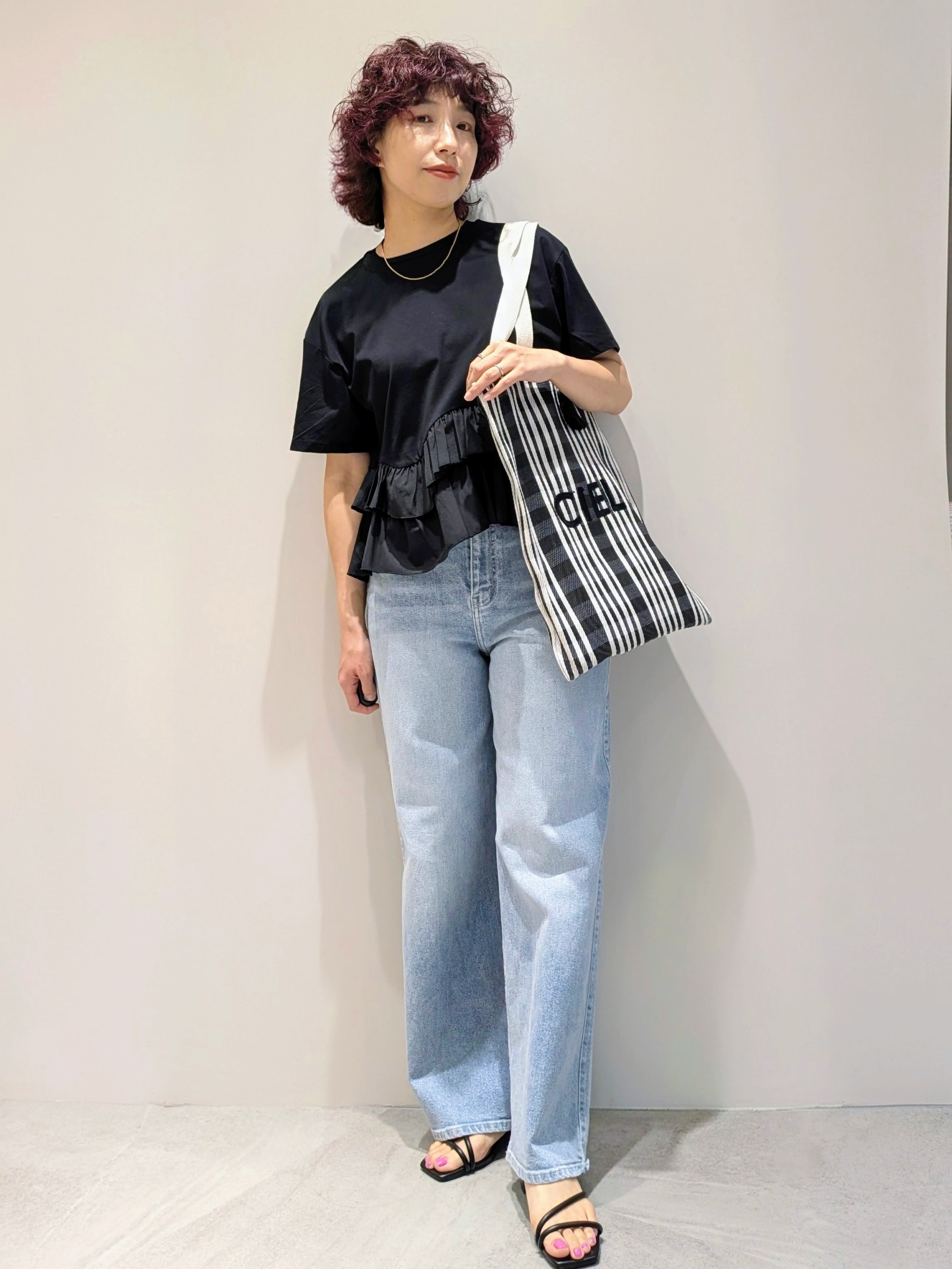 4410さんの「OPAQUE.CLIP｜裾フリルドッキングTシャツ【洗濯機OK】」を使ったコーディネート