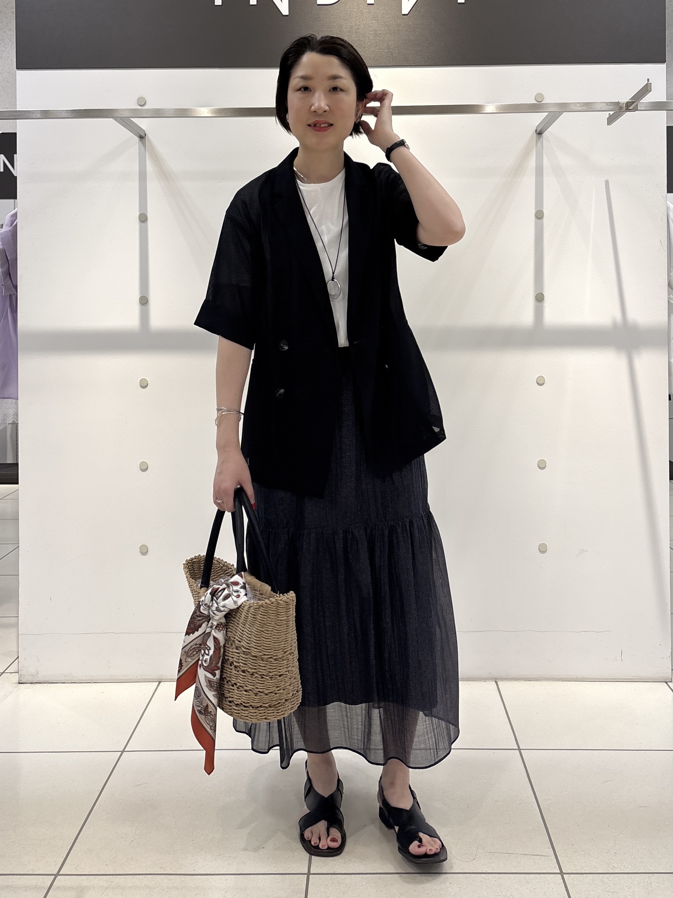 yuriさんの「INDIVI｜【バックシャン】異素材ドッキングプルオーバー」を使ったコーディネート